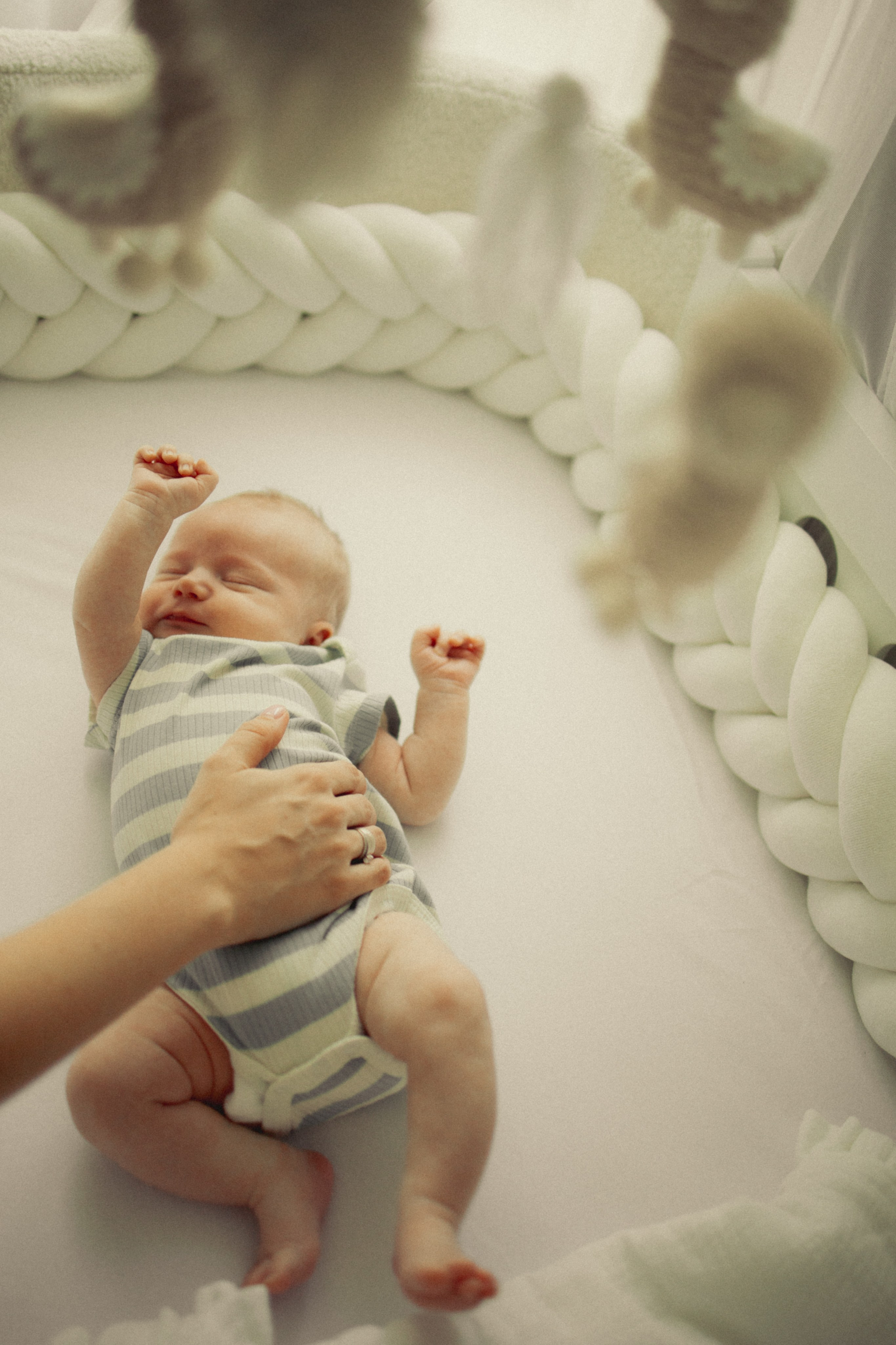 Newborn. Lifestyle photographer Vancouver Island