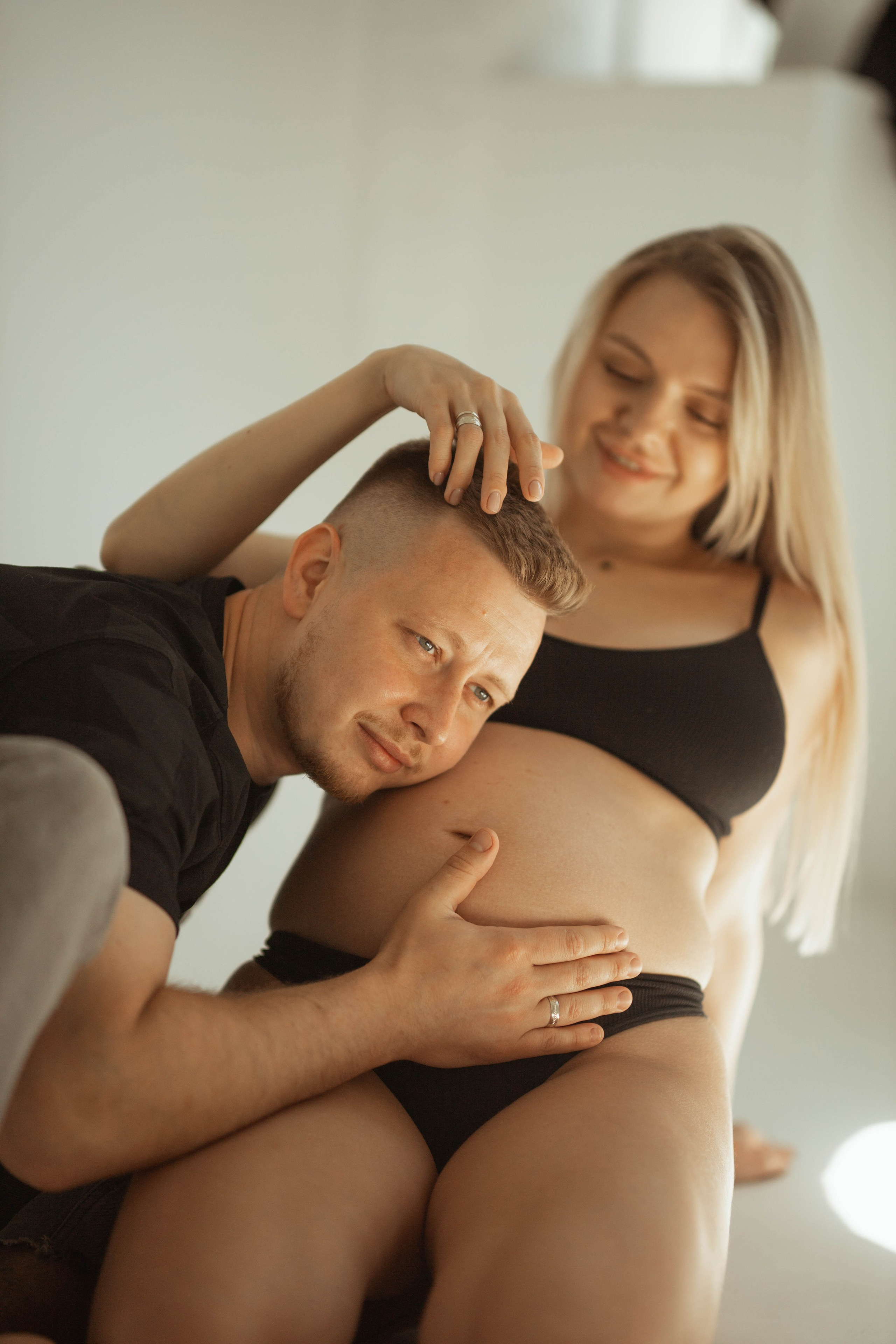 Pregnant. Lifestyle photographer Vancouver Island