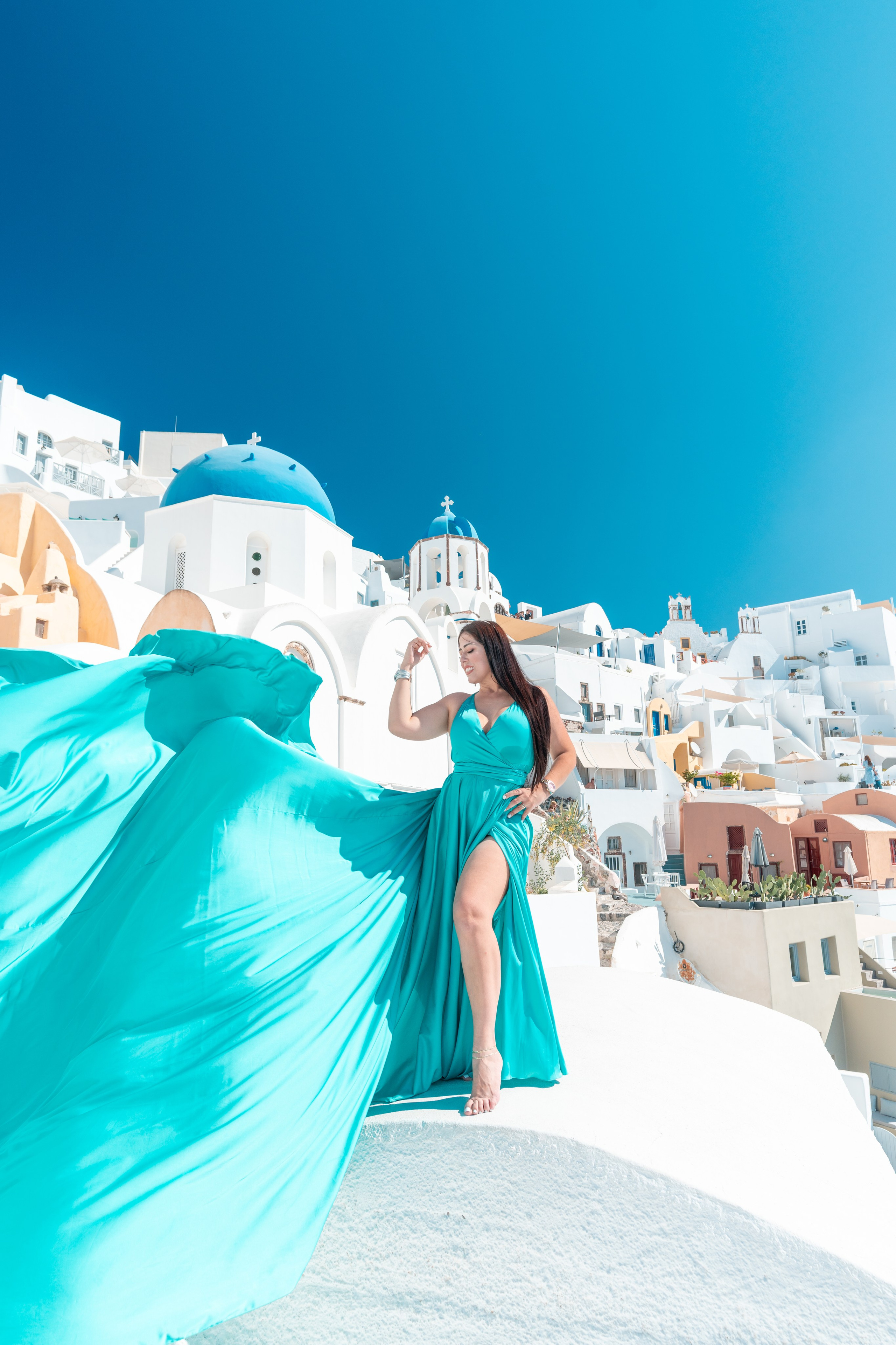 Robe Volante Turquoise Dos Nu XS-L | Location 100 Euros. Photographe vidéaste à Santorin|Séances photos de Robe volante Santorin|