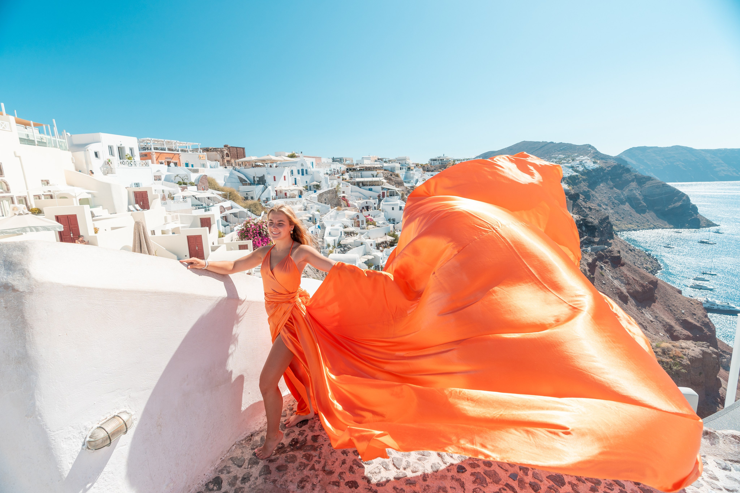 Santorini flying dress reviews photographer & Testimonials | SokoLOVE. Photographer in Santorini SokoLOVE Alex| Flying Dress Santorini