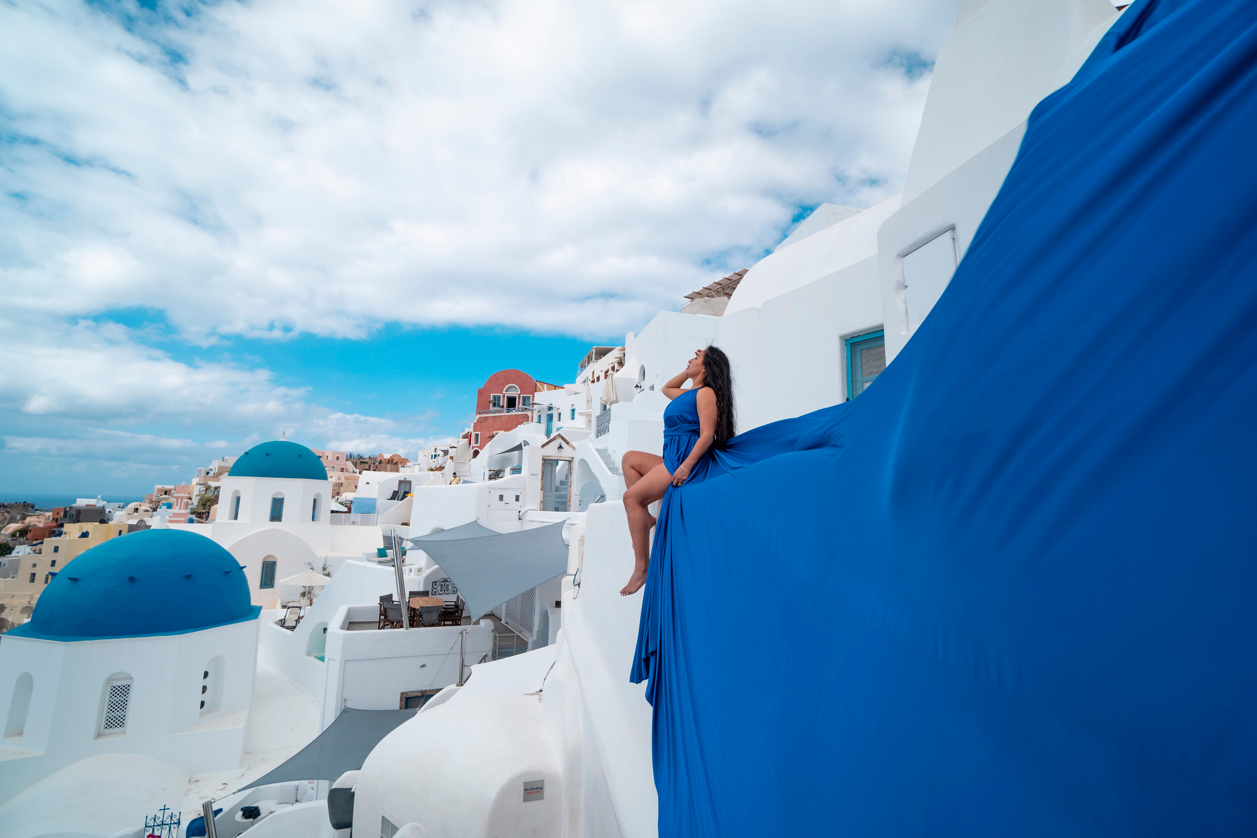 Santorini flying dress reviews photographer & Testimonials | SokoLOVE. Photographer in Santorini SokoLOVE Alex| Flying Dress Santorini