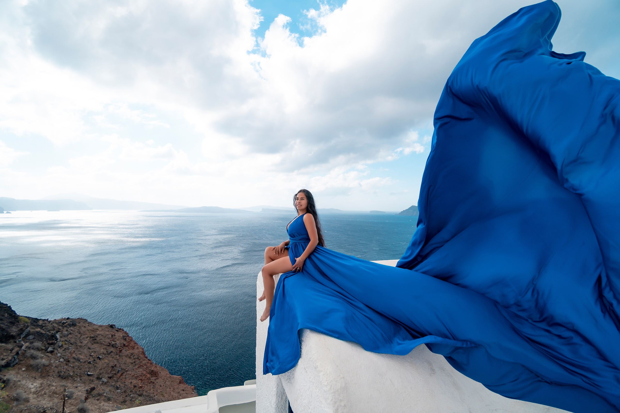 Flying Dress santorini. Photographer in Santorini SokoLOVE Alex| Flying Dress Santorini