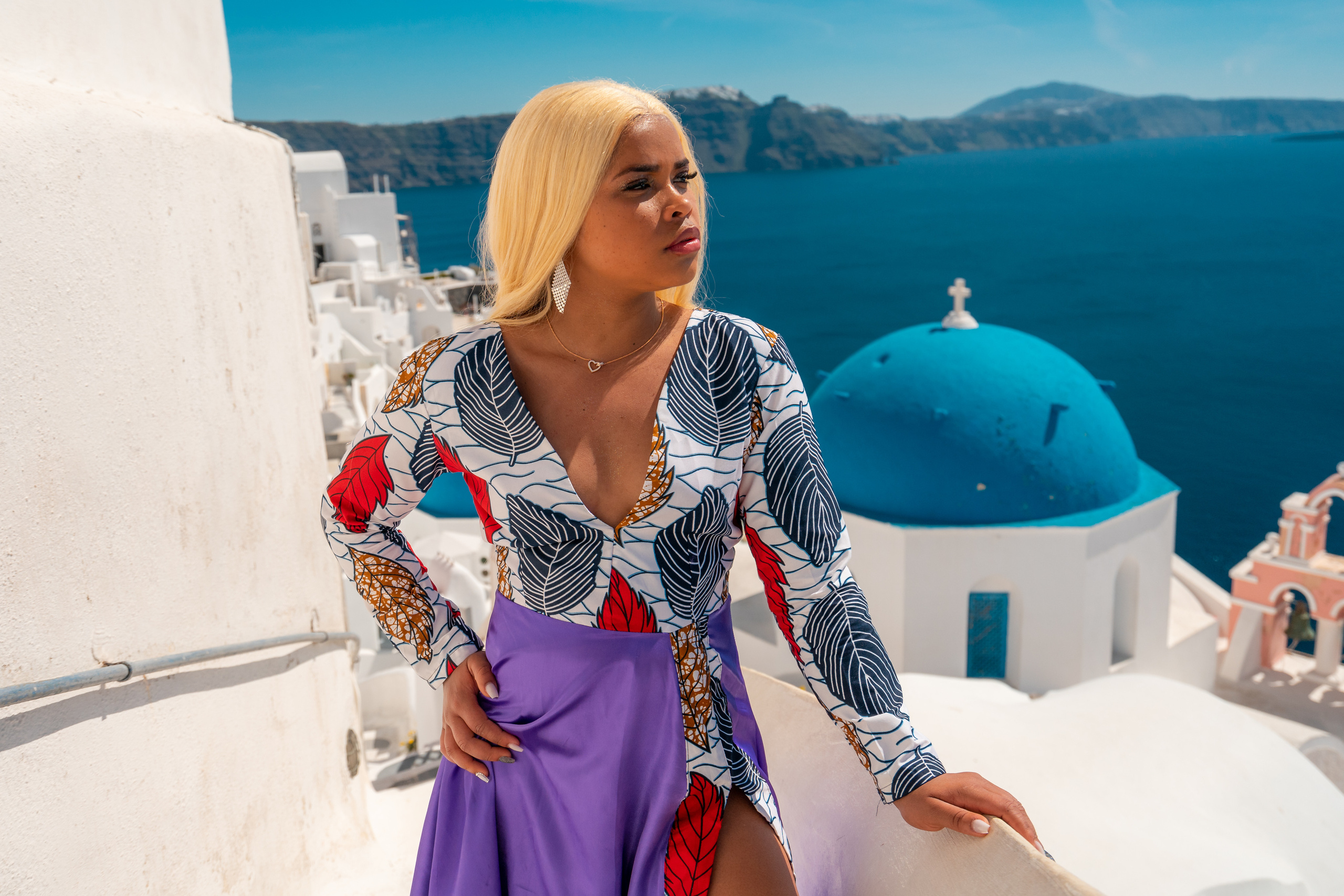 Authentic Full Photo Shoot – No Photoshop, 2020 Edition. Photographer in Santorini SokoLOVE Alex| Flying Dress Santorini