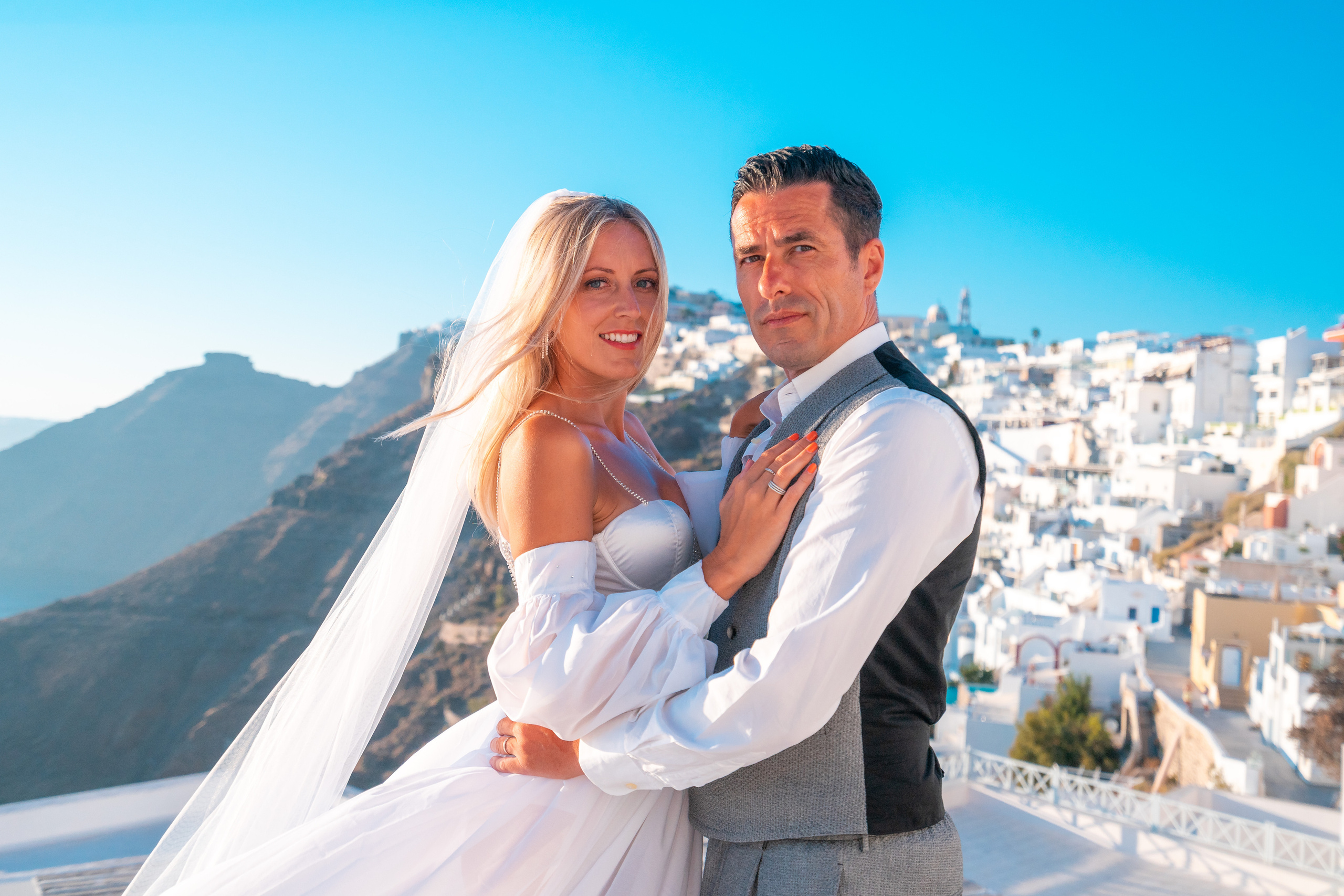 Wedding photographer in Santorini