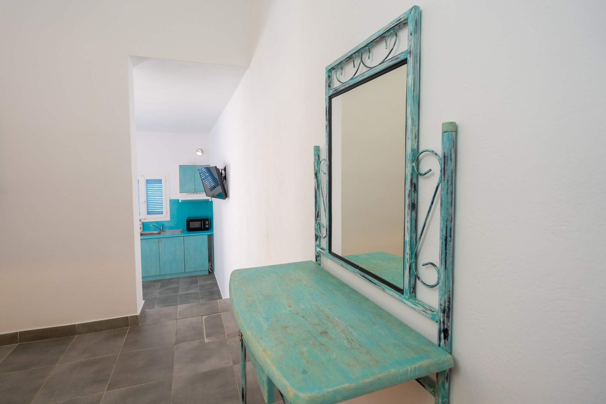 Santorini family resorts. Flying Dress Santorini Photographer | SokoLOVE — Book 2026