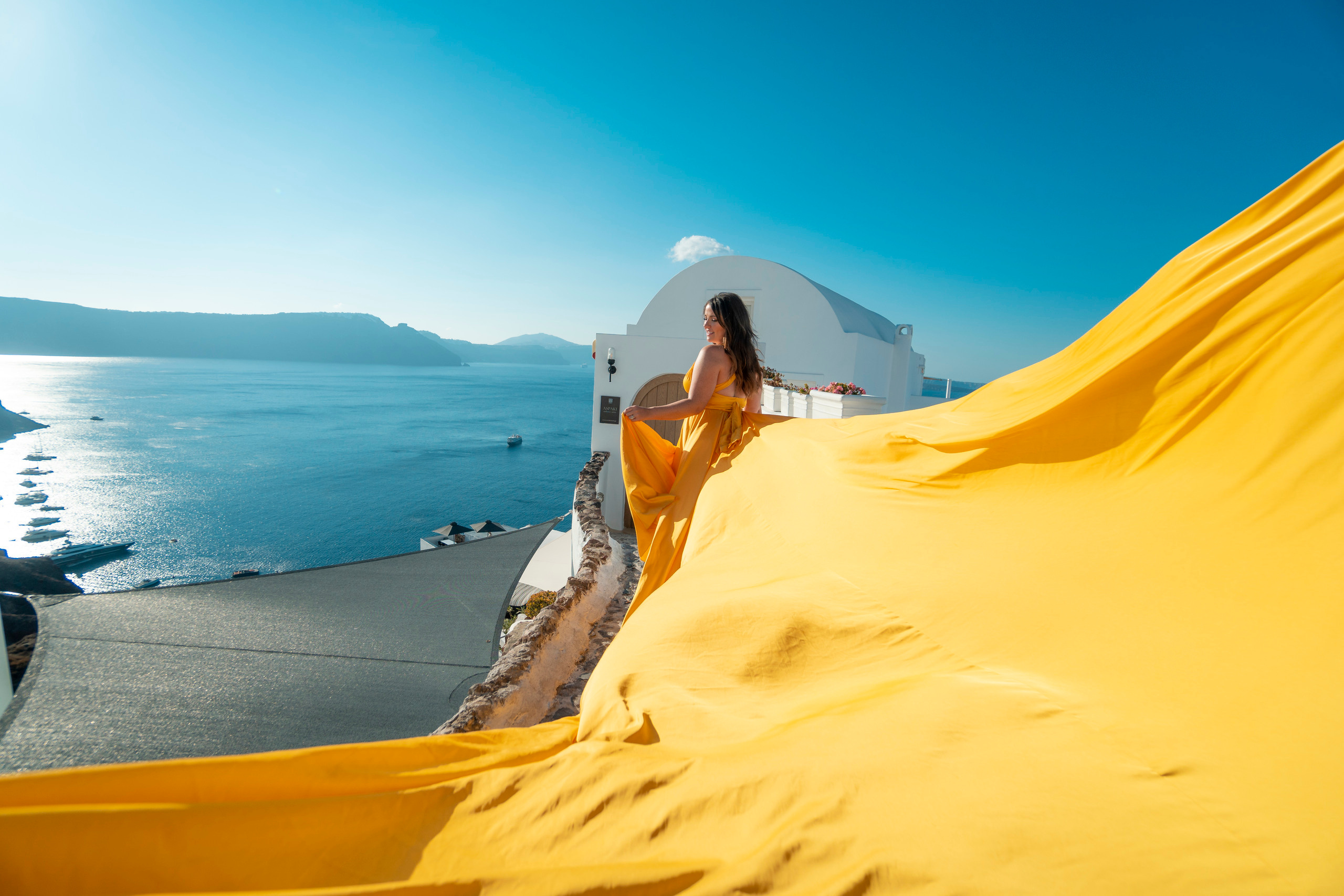 Santorini flying dress reviews photographer & Testimonials | SokoLOVE. Photographer in Santorini SokoLOVE Alex| Flying Dress Santorini