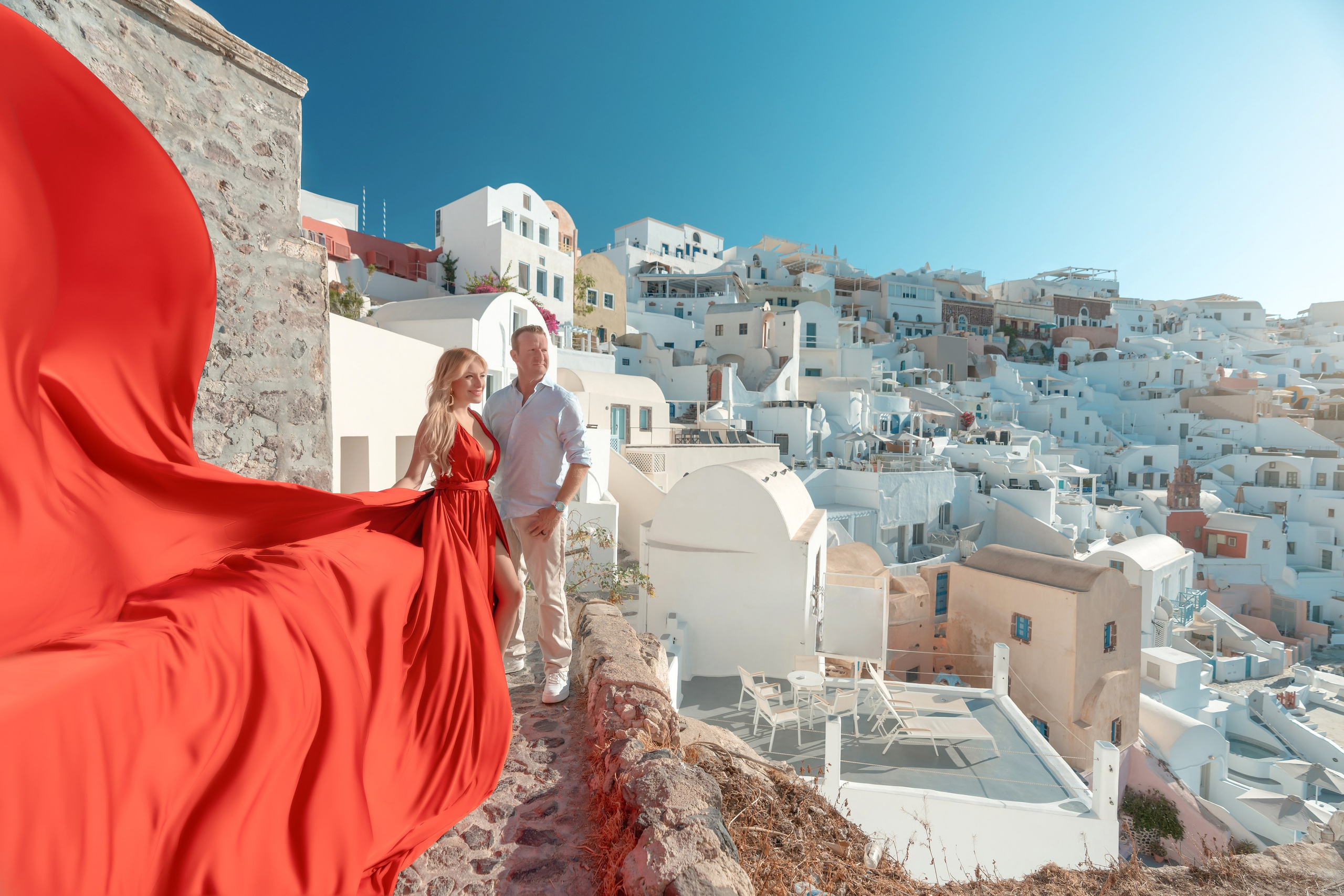« Collection de Robes Volantes à Santorin ». Photographe vidéaste à Santorin|Séances photos de Robe volante Santorin|