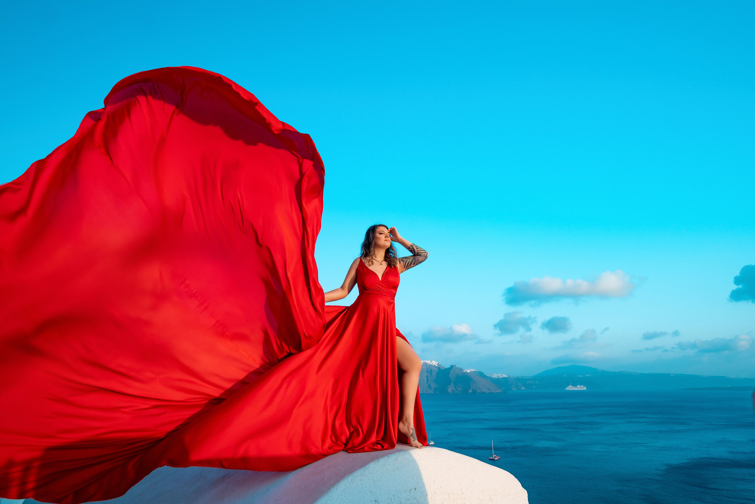 Flying Dress santorini. Photographer in Santorini SokoLOVE Alex| Flying Dress Santorini