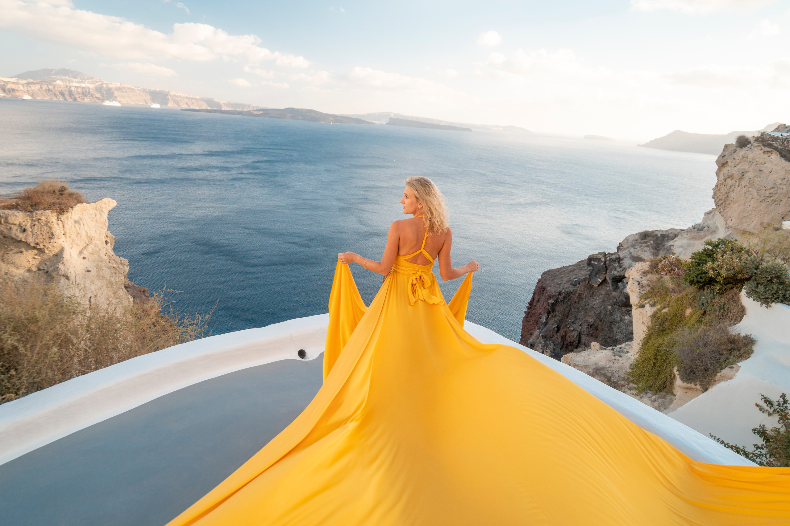 Santorini flying dress reviews photographer & Testimonials | SokoLOVE. Photographer in Santorini SokoLOVE Alex| Flying Dress Santorini