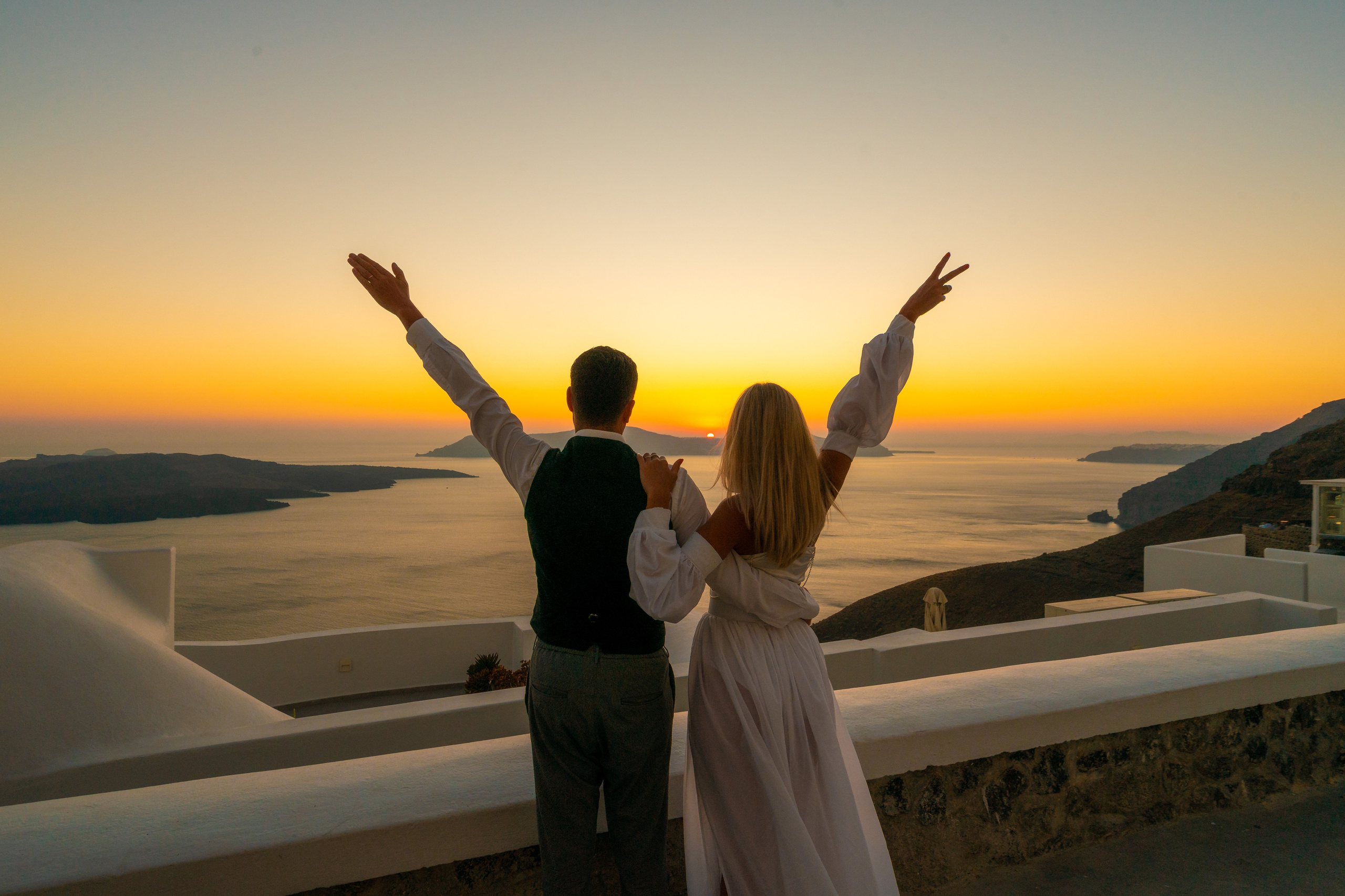 Wedding photographer in Santorini. Photographer in Santorini SokoLOVE Alex| Flying Dress Santorini