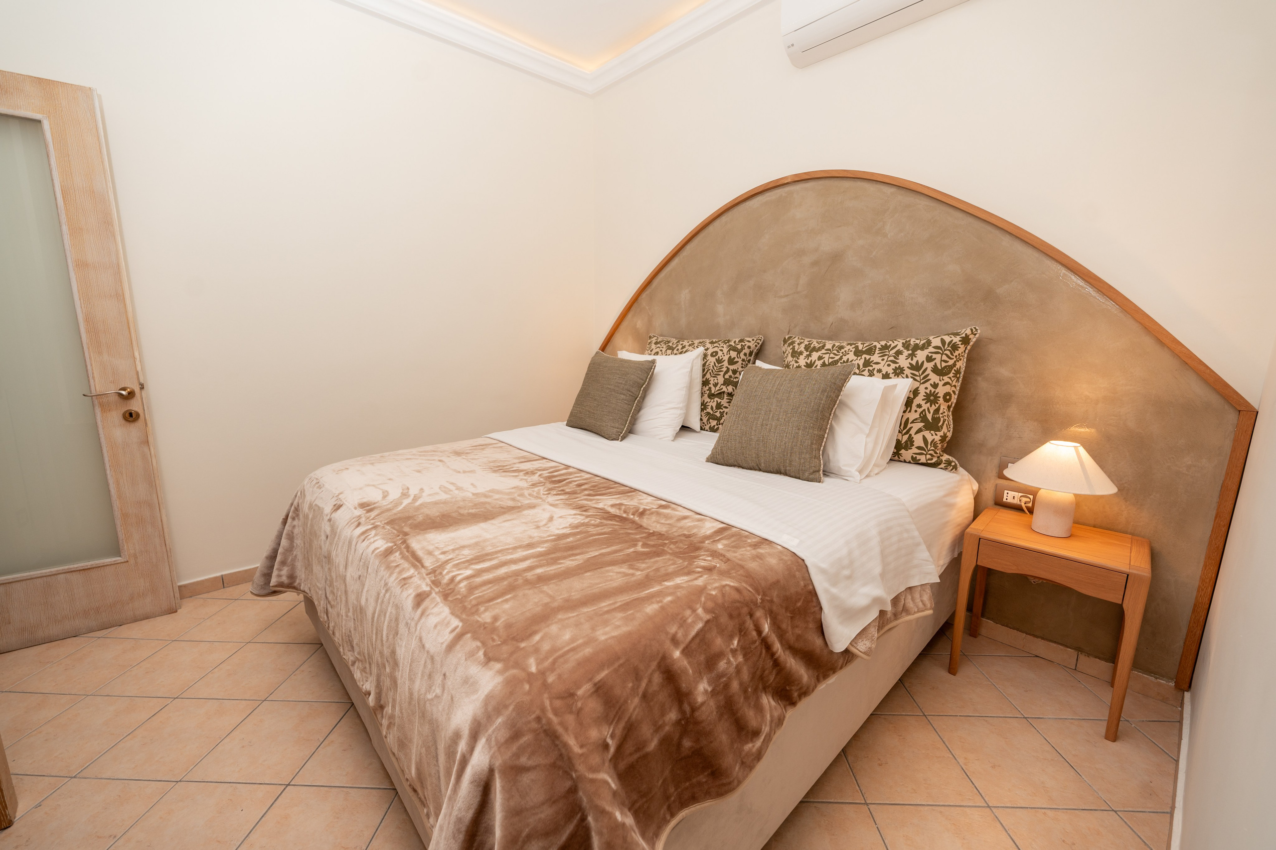 Here are SEO-optimized title and description options for a hotel focused on wedding events and proposals in Imerovigli, Santorini. Flying Dress Santorini Photographer | SokoLOVE — Book 2026