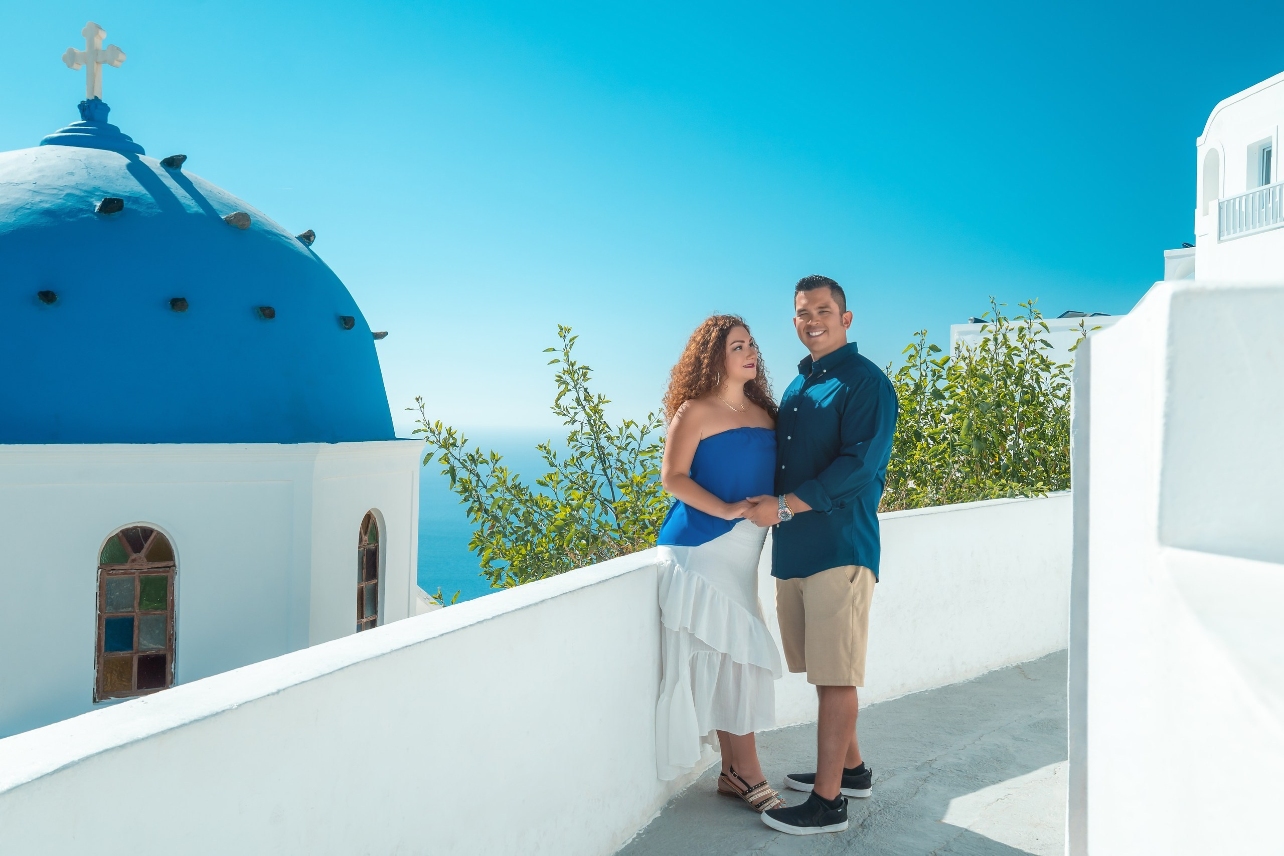 Imerovigli, Santorini photoshooting. Photographer in Santorini SokoLOVE Alex| Flying Dress Santorini