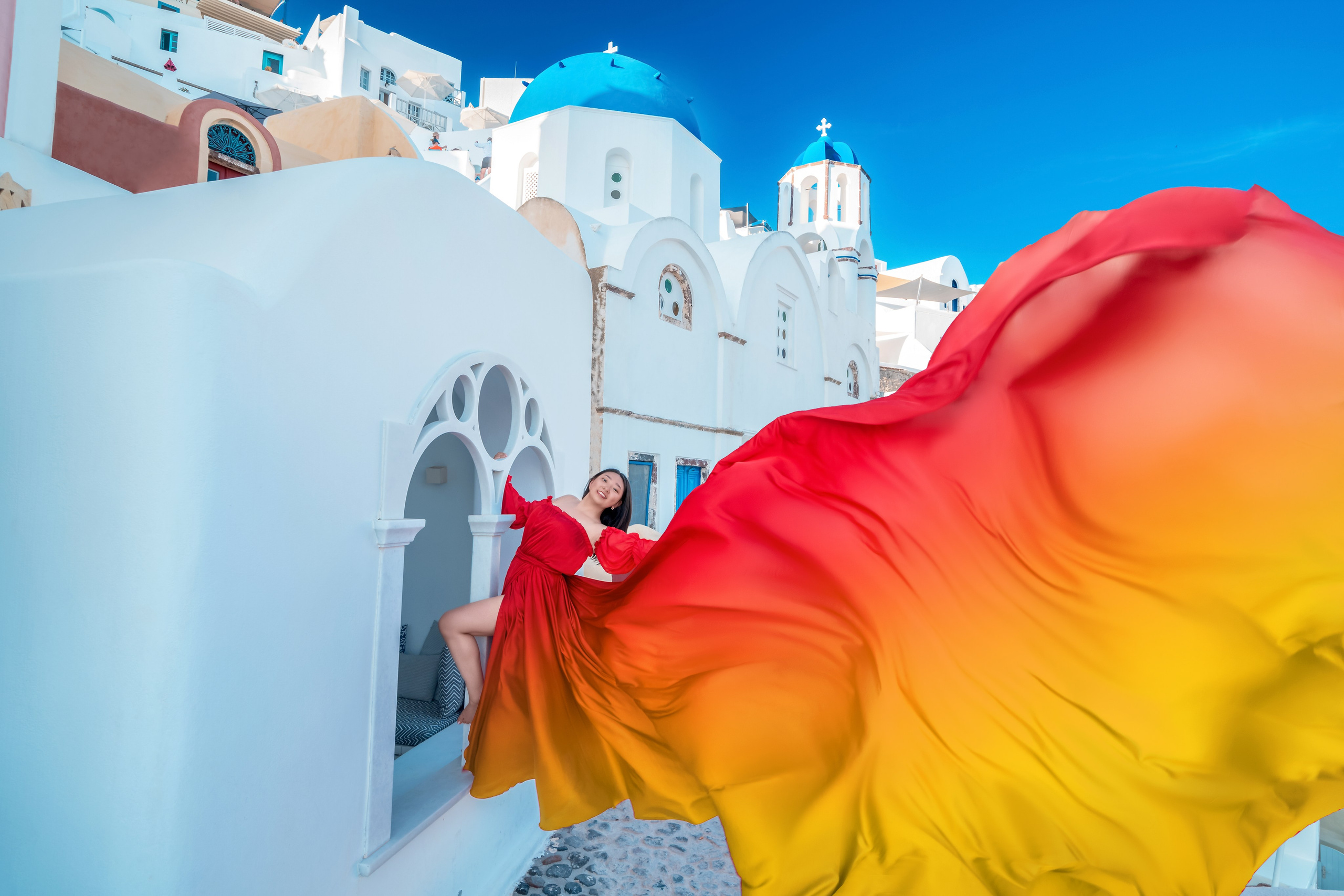 Flying Dress santorini. Photographer in Santorini SokoLOVE Alex| Flying Dress Santorini