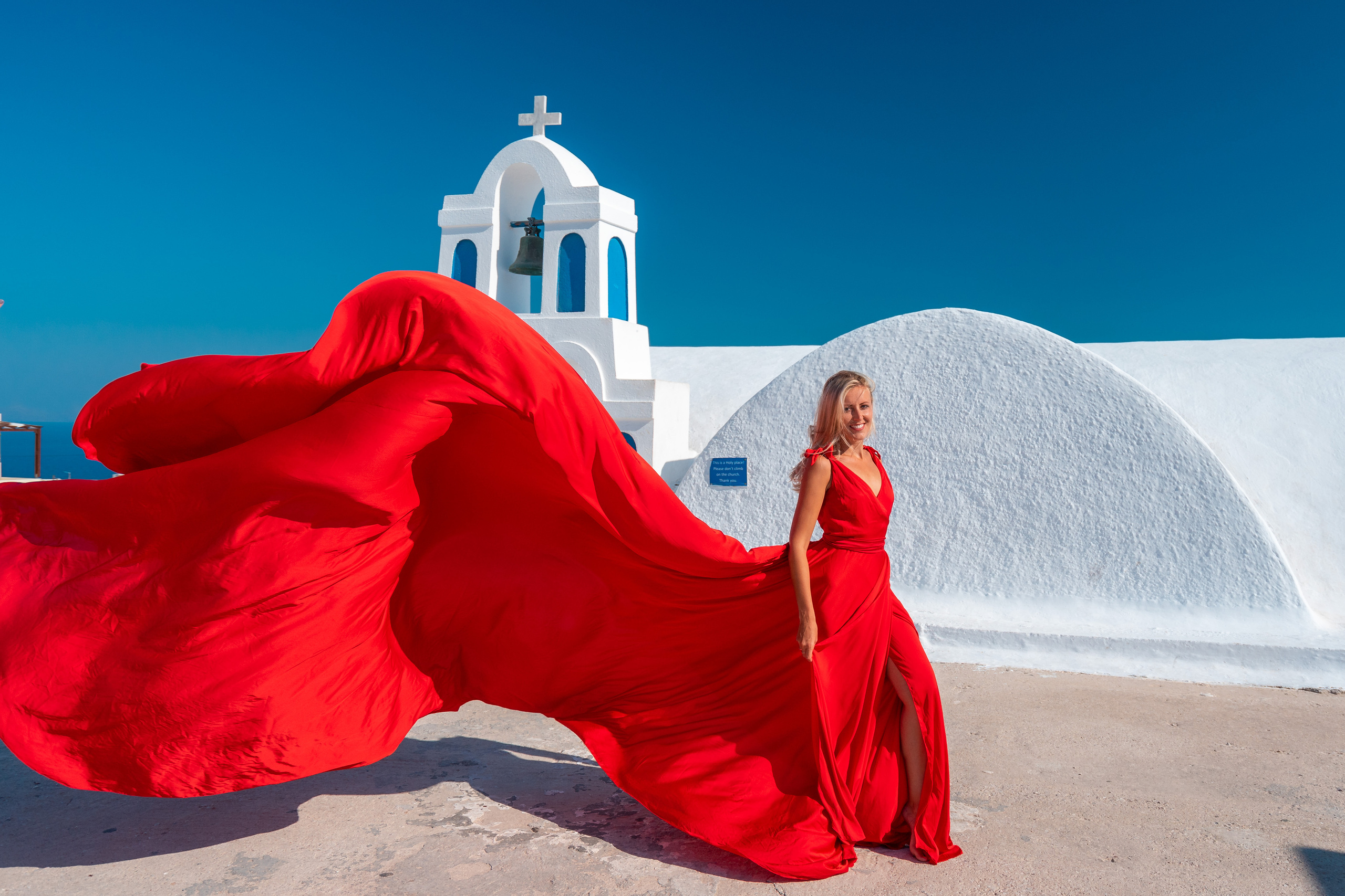Wedding photographer in Santorini. Photographer in Santorini SokoLOVE Alex| Flying Dress Santorini