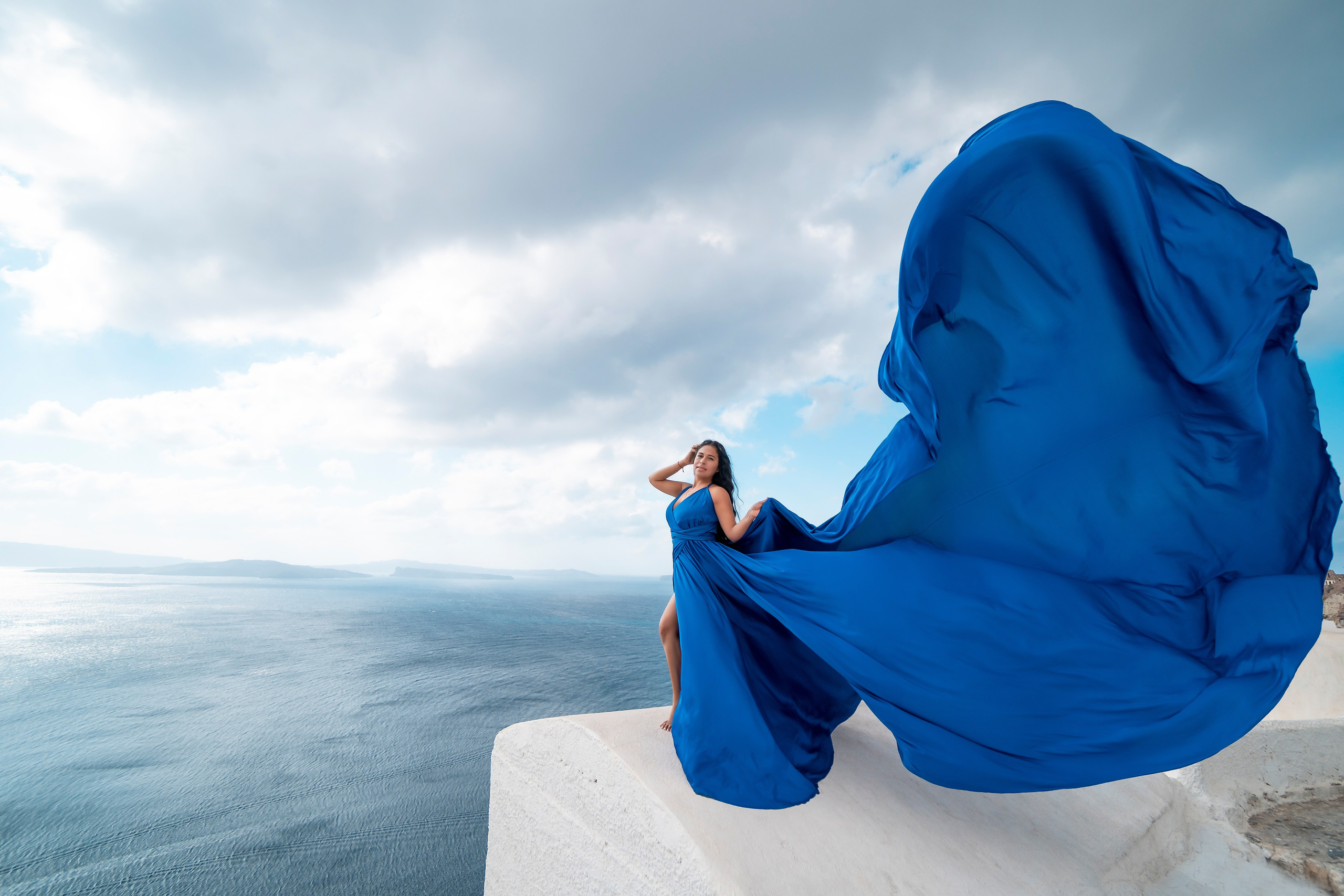 Flying Dress santorini. Photographer in Santorini SokoLOVE Alex| Flying Dress Santorini