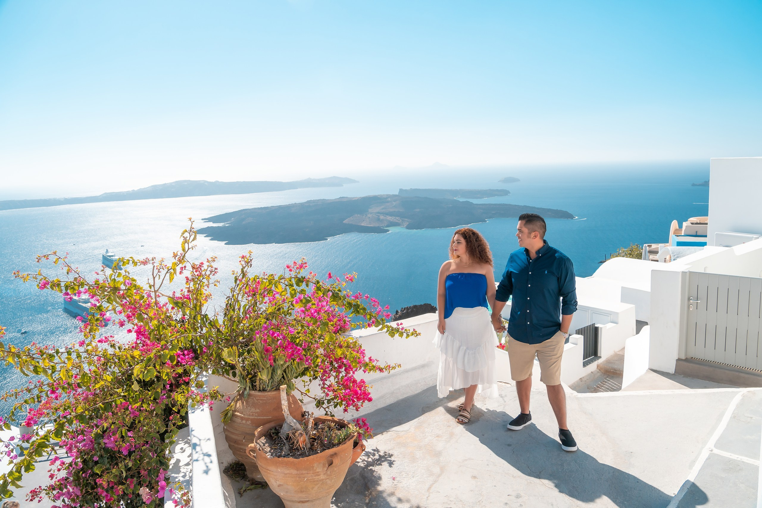 Imerovigli, Santorini photoshooting. Photographer in Santorini SokoLOVE Alex| Flying Dress Santorini