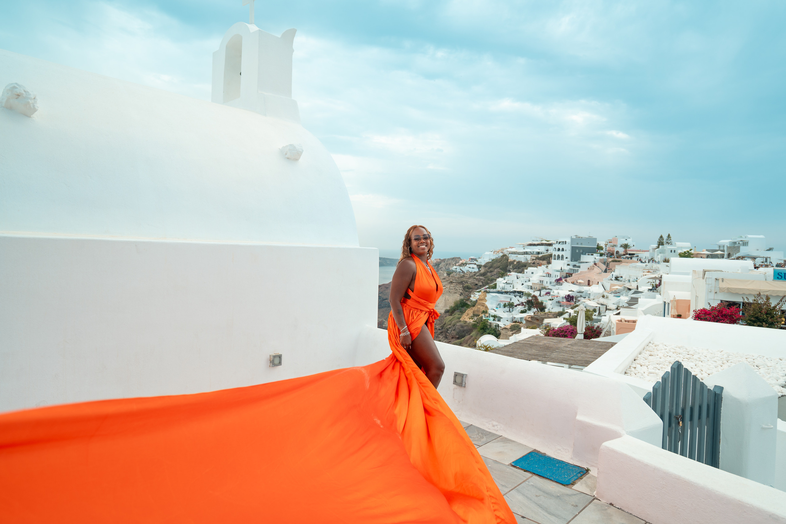 Santorini flying dress reviews photographer & Testimonials | SokoLOVE. Photographer in Santorini SokoLOVE Alex| Flying Dress Santorini
