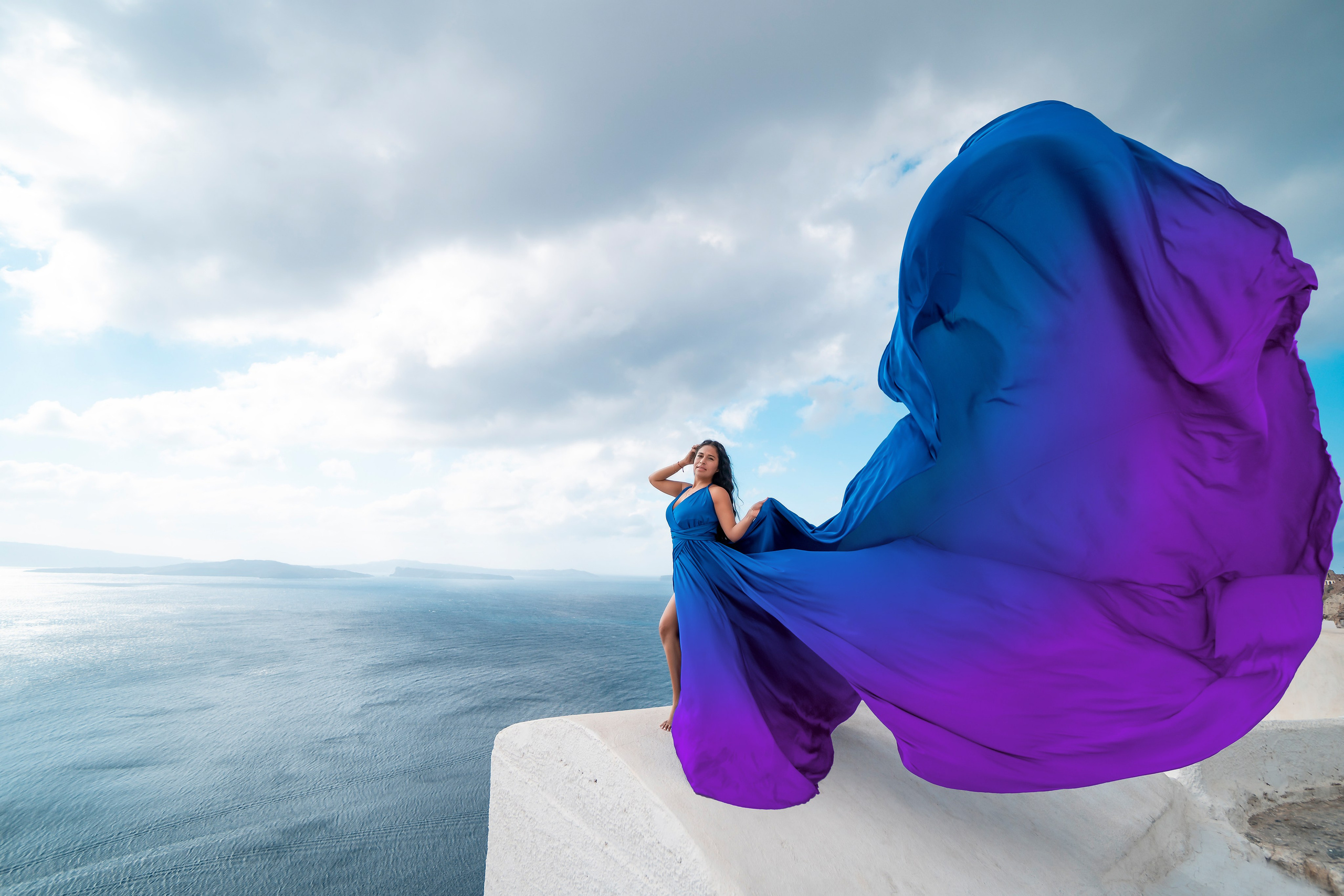 Flying Dress santorini. Photographer in Santorini SokoLOVE Alex| Flying Dress Santorini