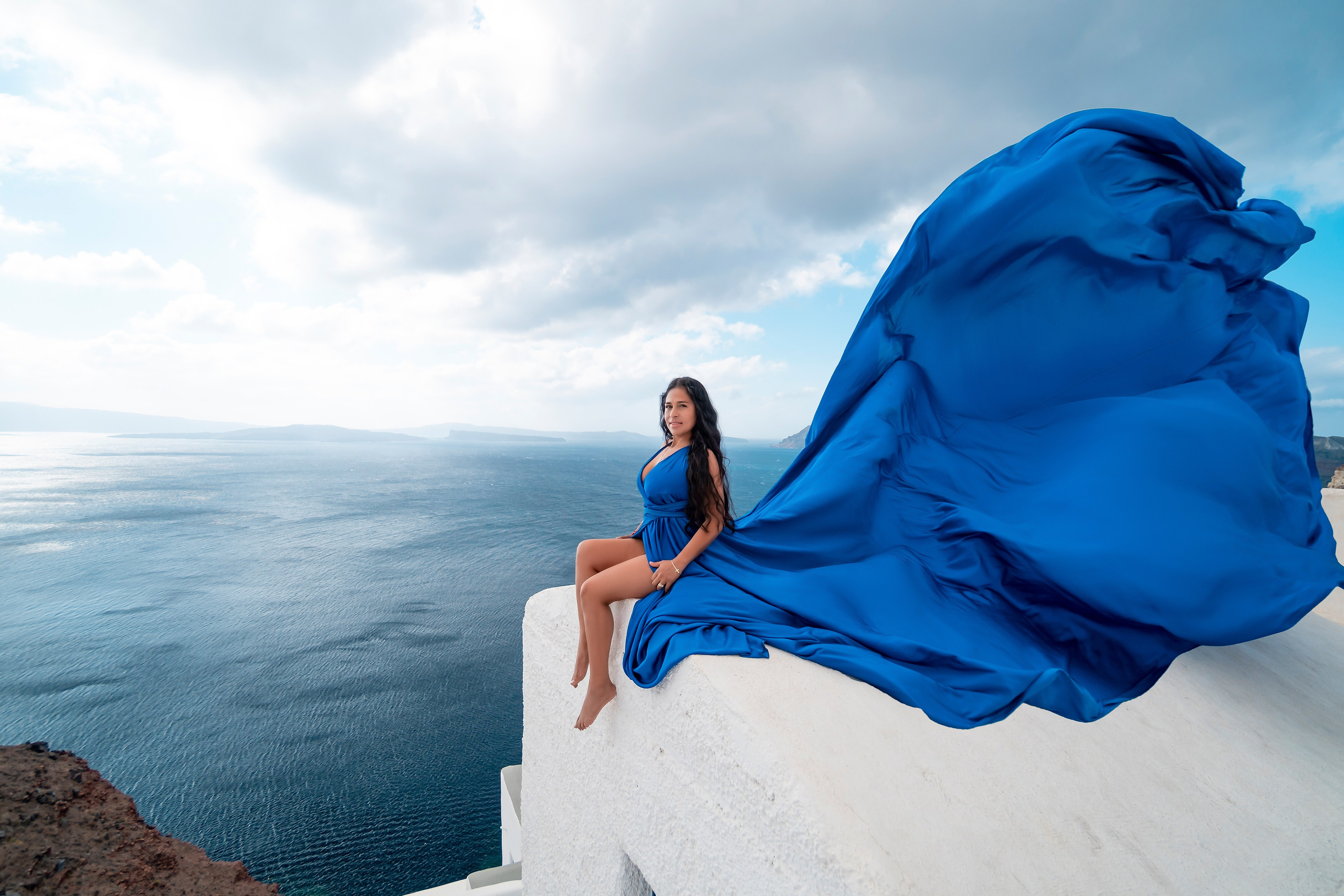 Flying Dress santorini. Photographer in Santorini SokoLOVE Alex| Flying Dress Santorini