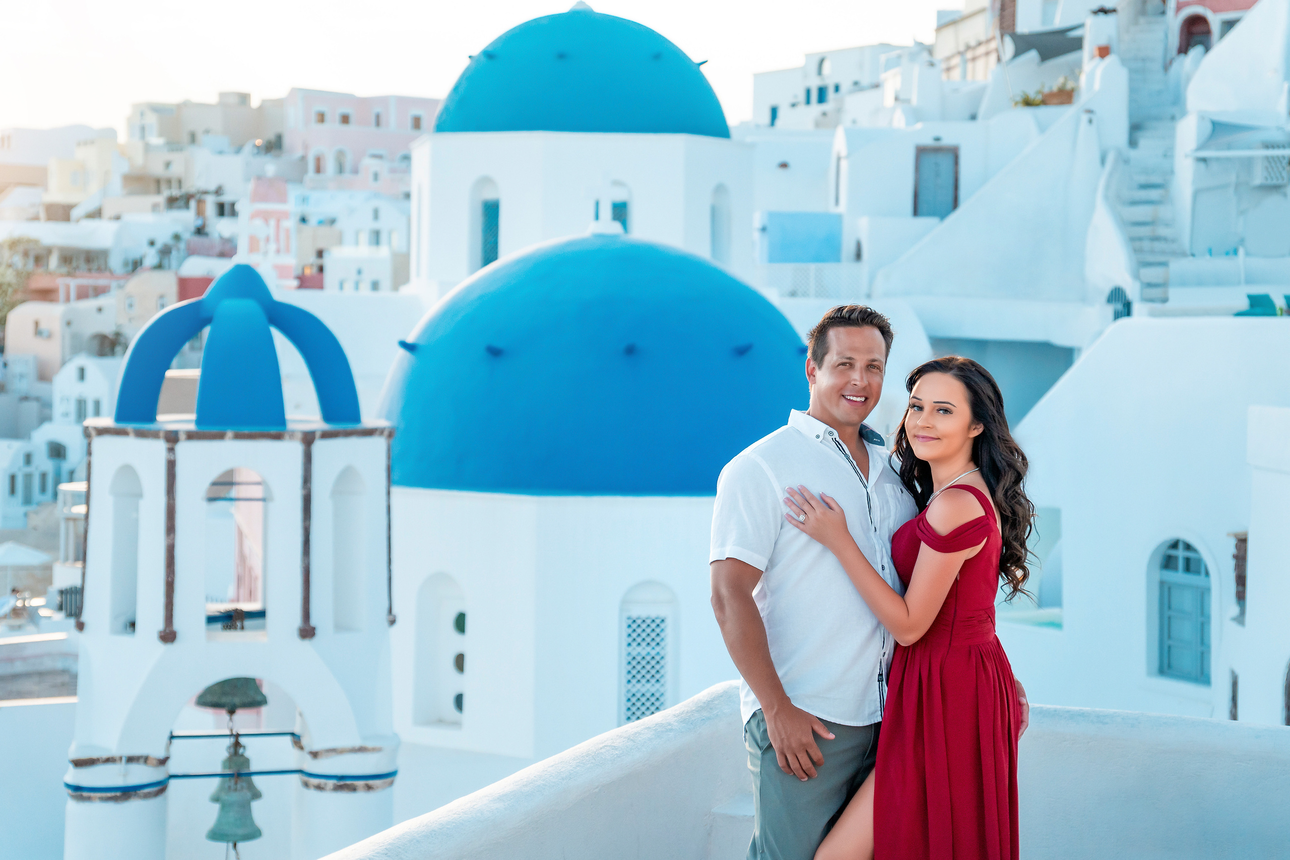 couple photo session in Santorini, Oia
