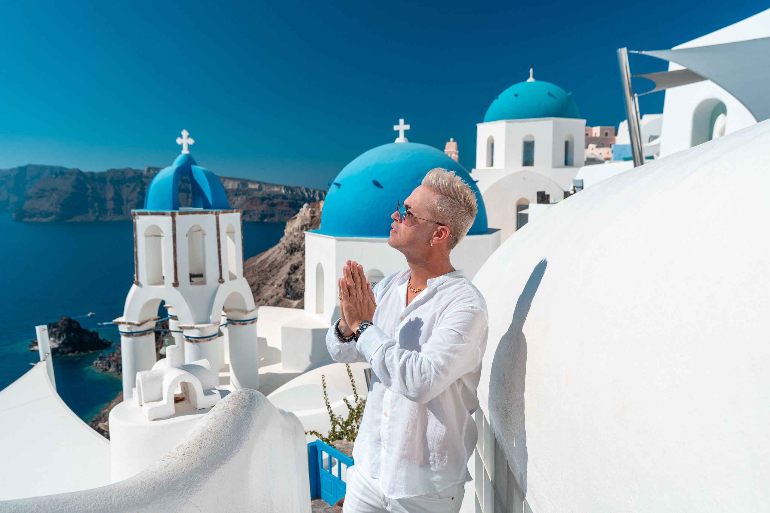 Robe Volante Turquoise Dos Nu XS-L | Location 100 Euros. Photographe vidéaste à Santorin|Séances photos de Robe volante Santorin|