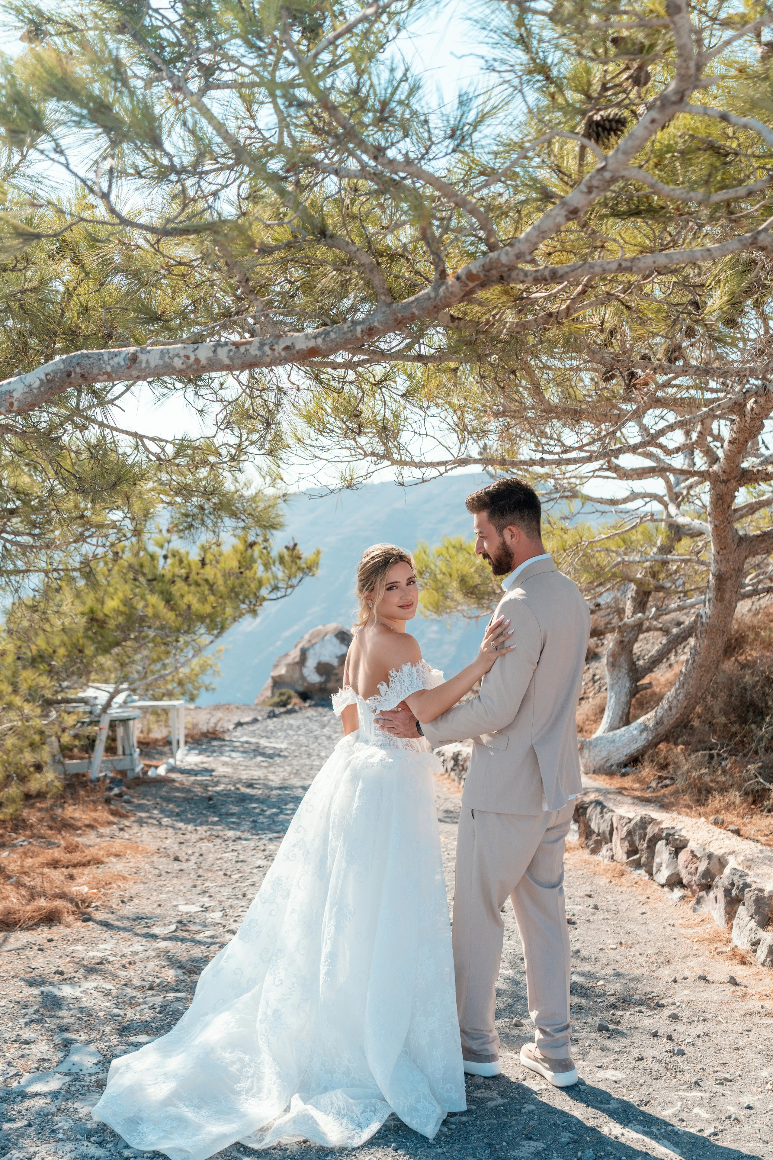 Santorini Wedding Photographer & Drone Video | Alex Sokolove 2026. Flying Dress Santorini Photographer | SokoLOVE — Book 2026