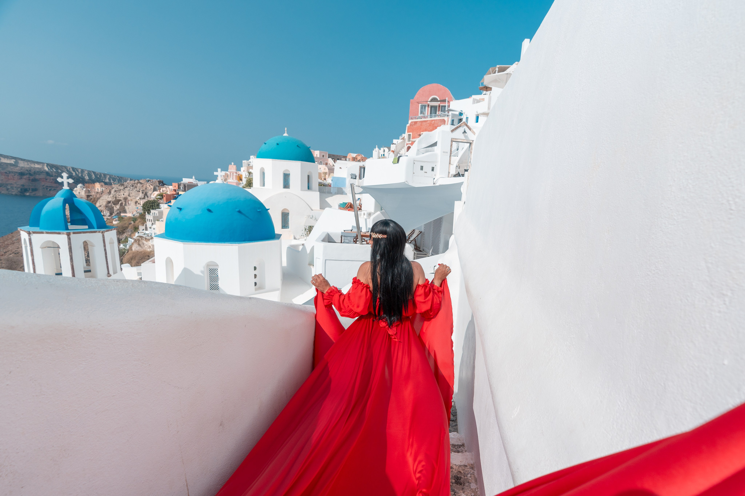 Santorini flying dress reviews photographer & Testimonials | SokoLOVE. Photographer in Santorini SokoLOVE Alex| Flying Dress Santorini