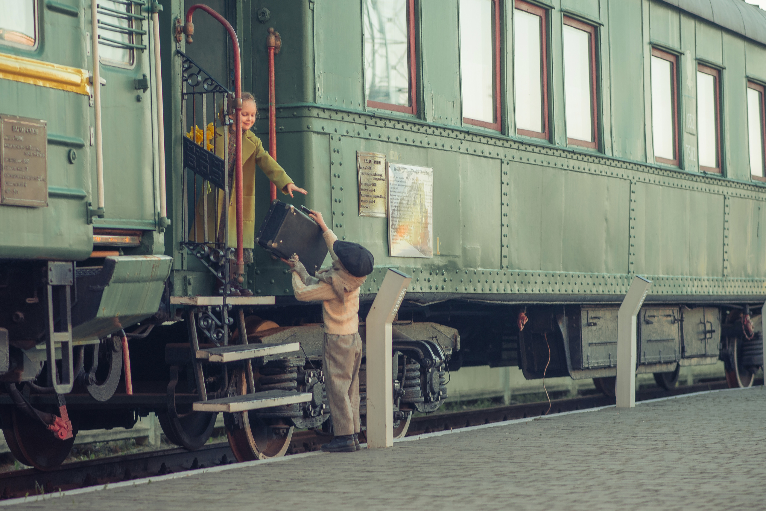 The Train Station Story. Tatiana Malysheva — family photographer and videographer in Valencia, Spain