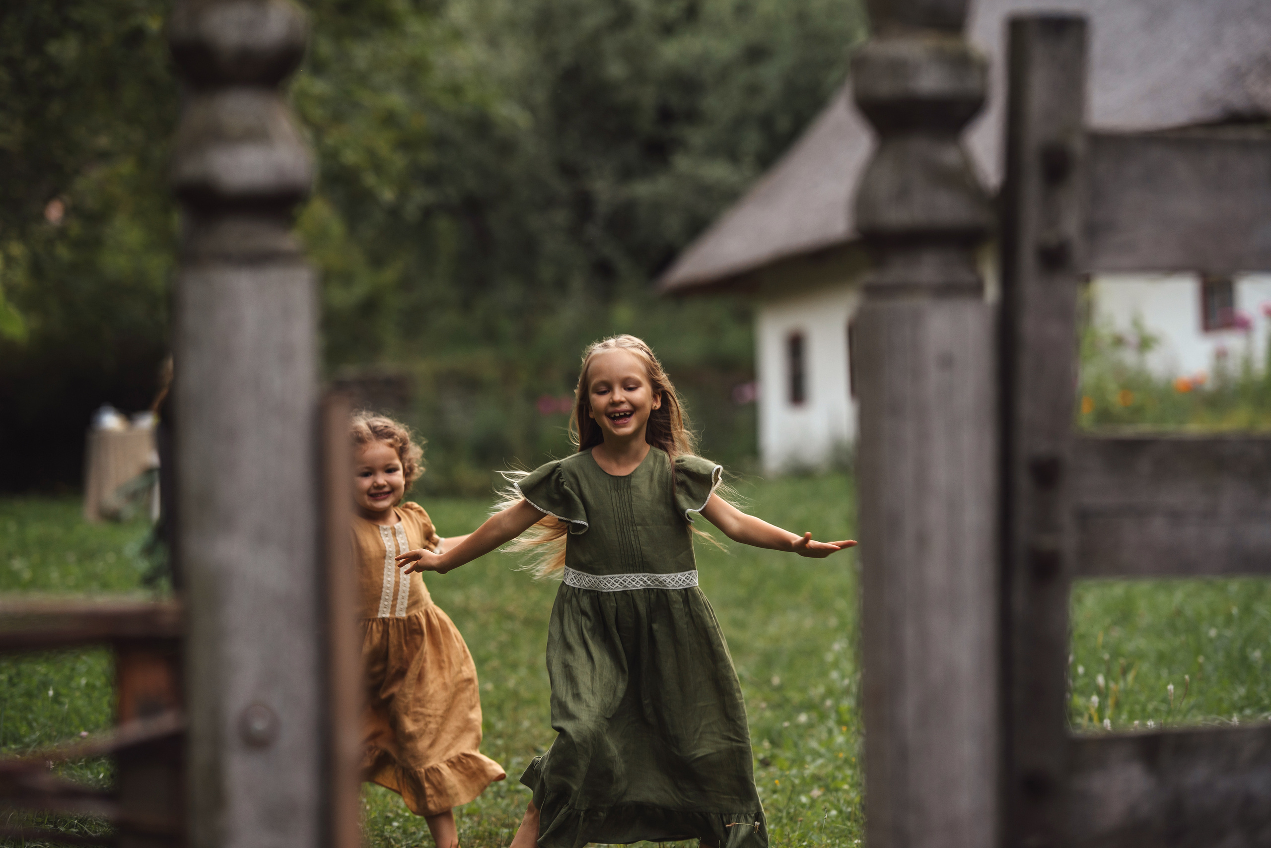 Tea Time in the Garden. Tatiana Malysheva — family photographer and videographer in Valencia, Spain
