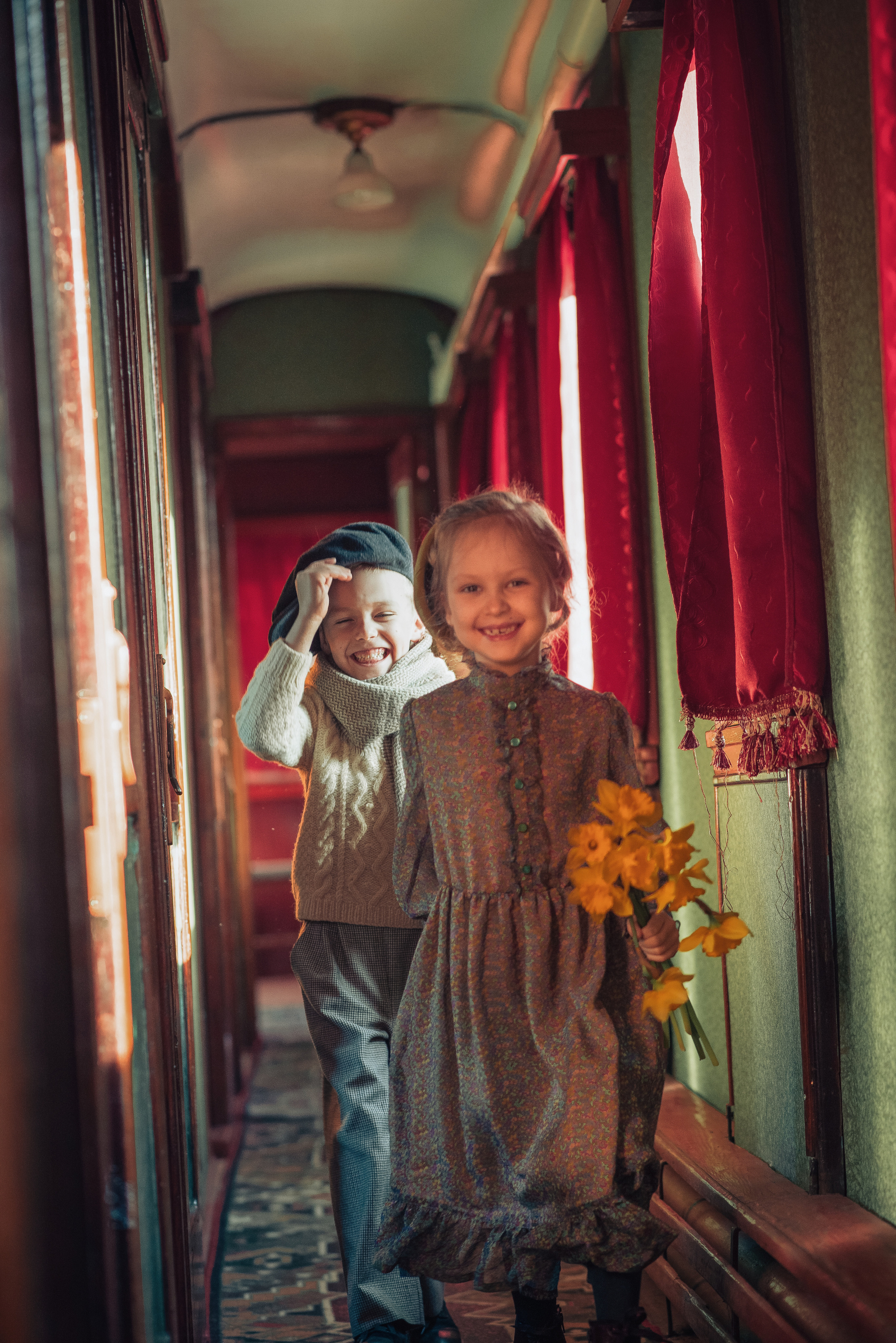 The Train Station Story. Tatiana Malysheva — family photographer and videographer in Valencia, Spain