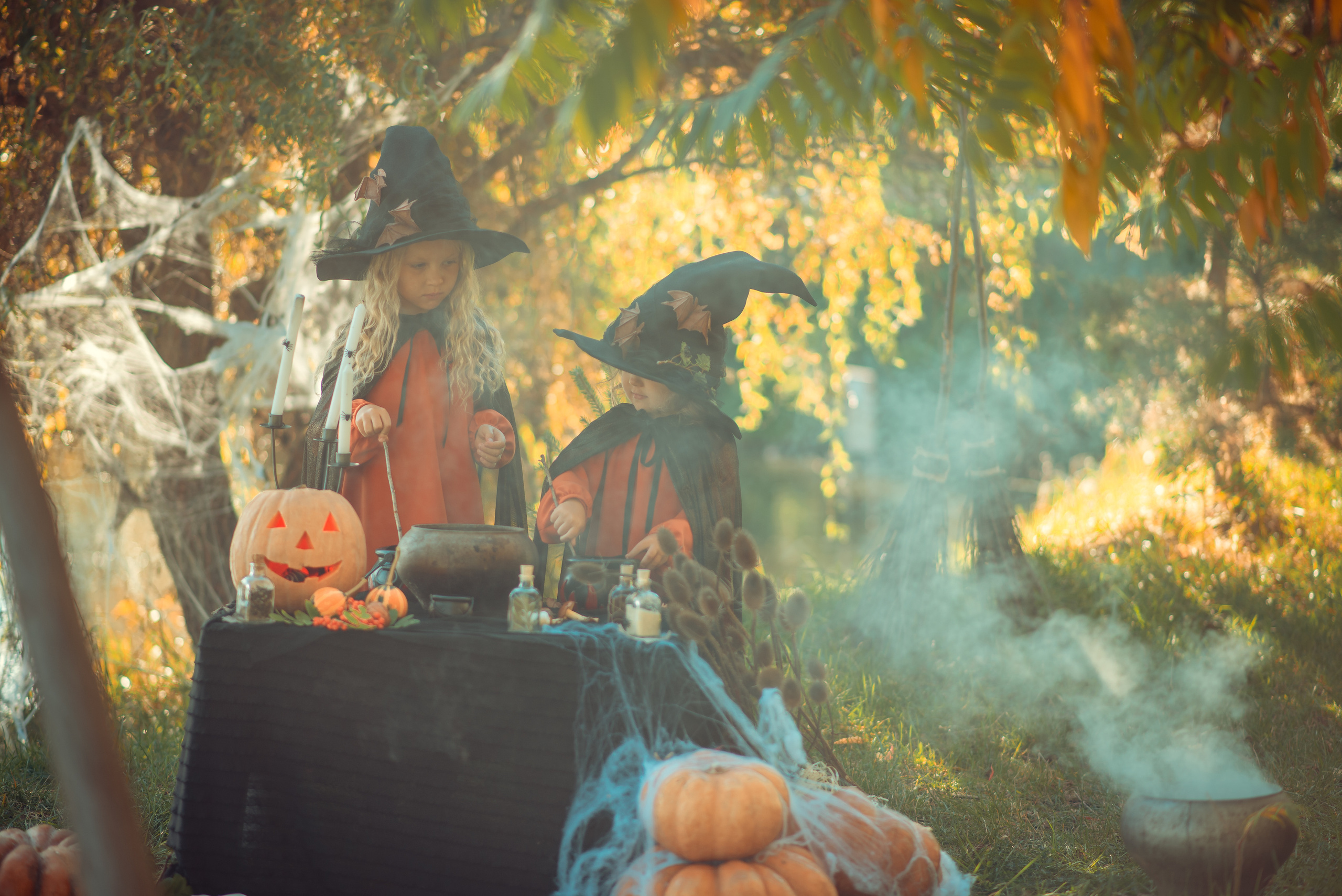 Little Witches. Tatiana Malysheva — family photographer and videographer in Valencia, Spain