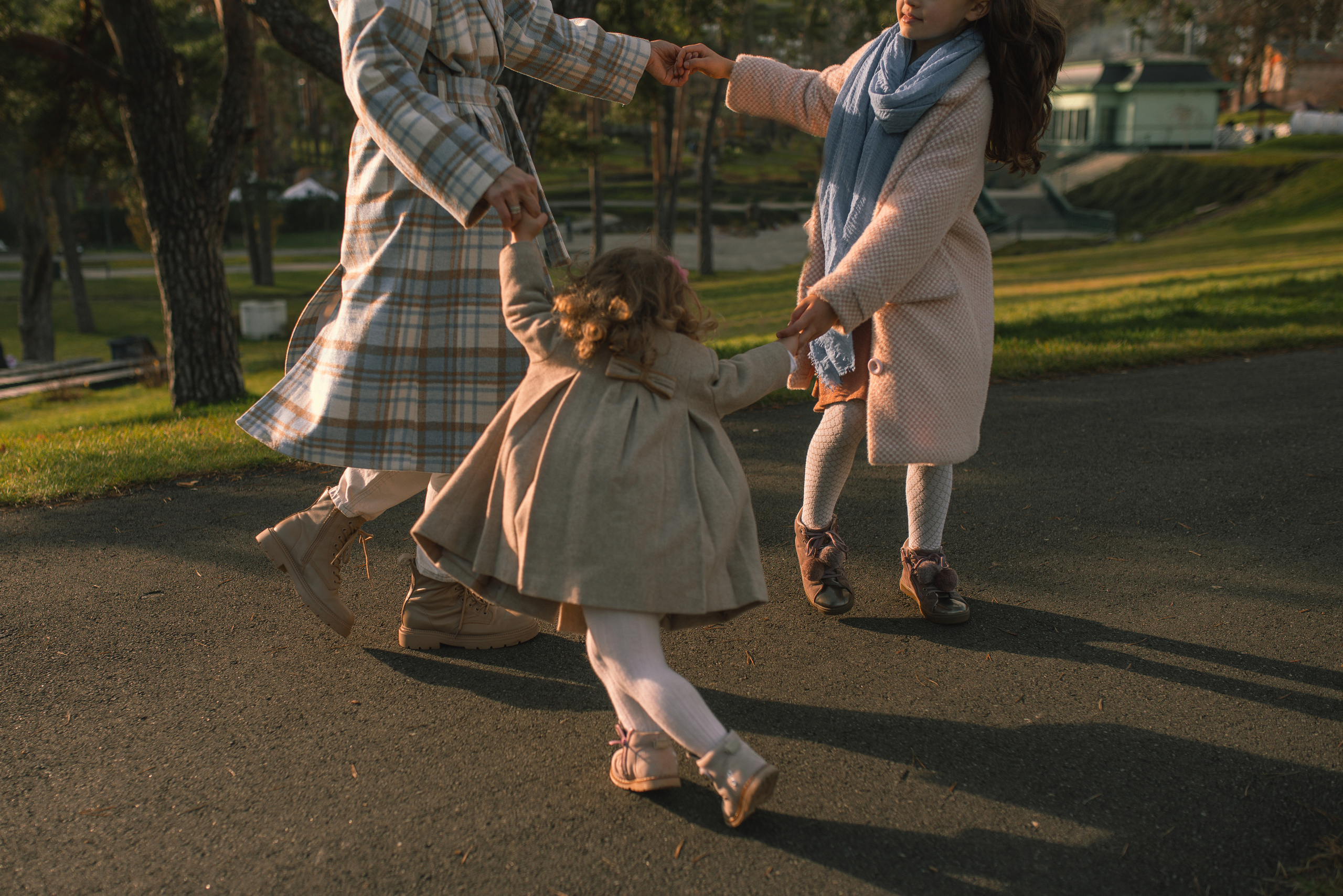 Autumn vibe with Anastasia, Andriy, Varvara & Yesenia. Татьяна Малышева — семейный фотограф и видеограф в Валенсии, Испания