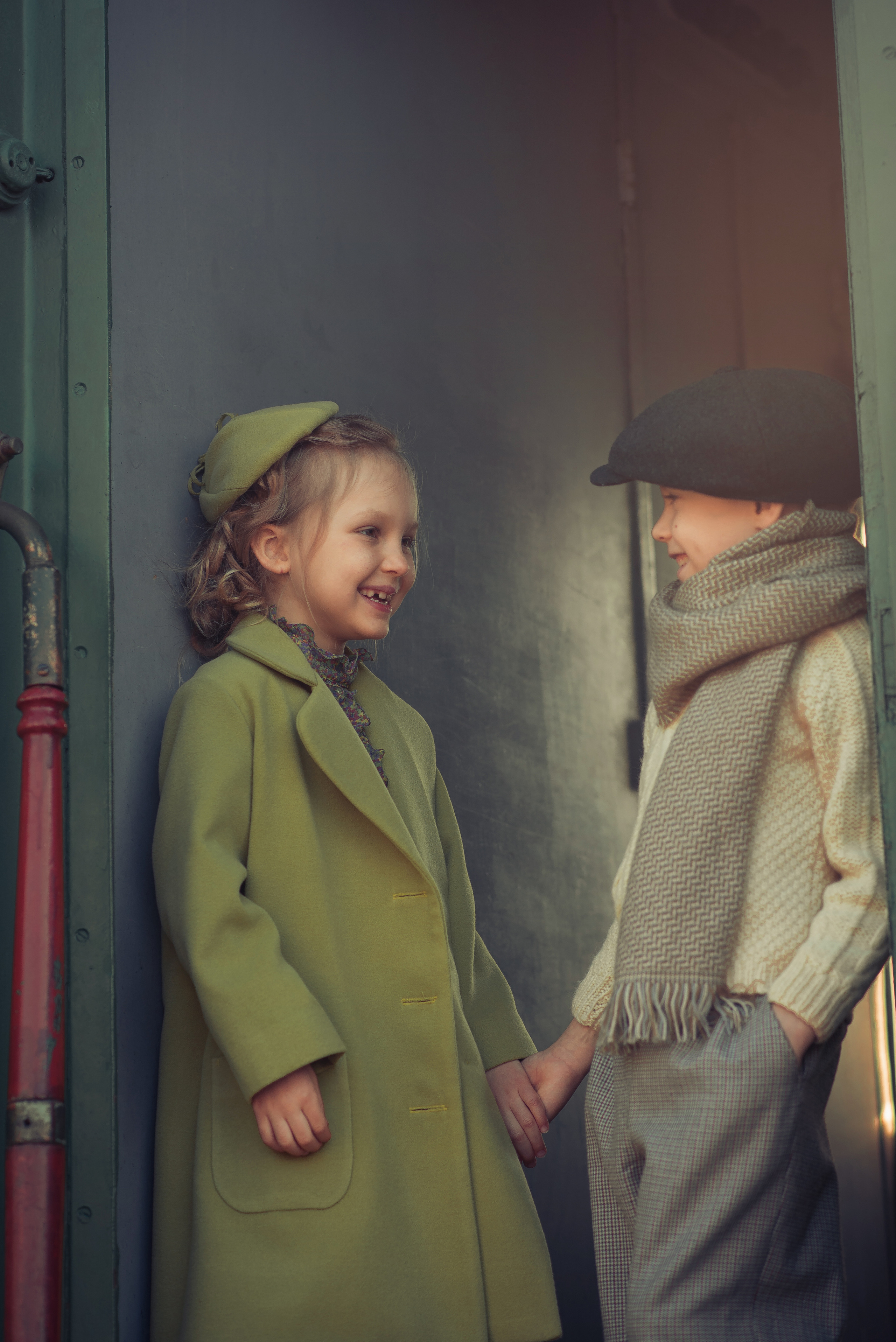 The Train Station Story. Tatiana Malysheva — family photographer and videographer in Valencia, Spain