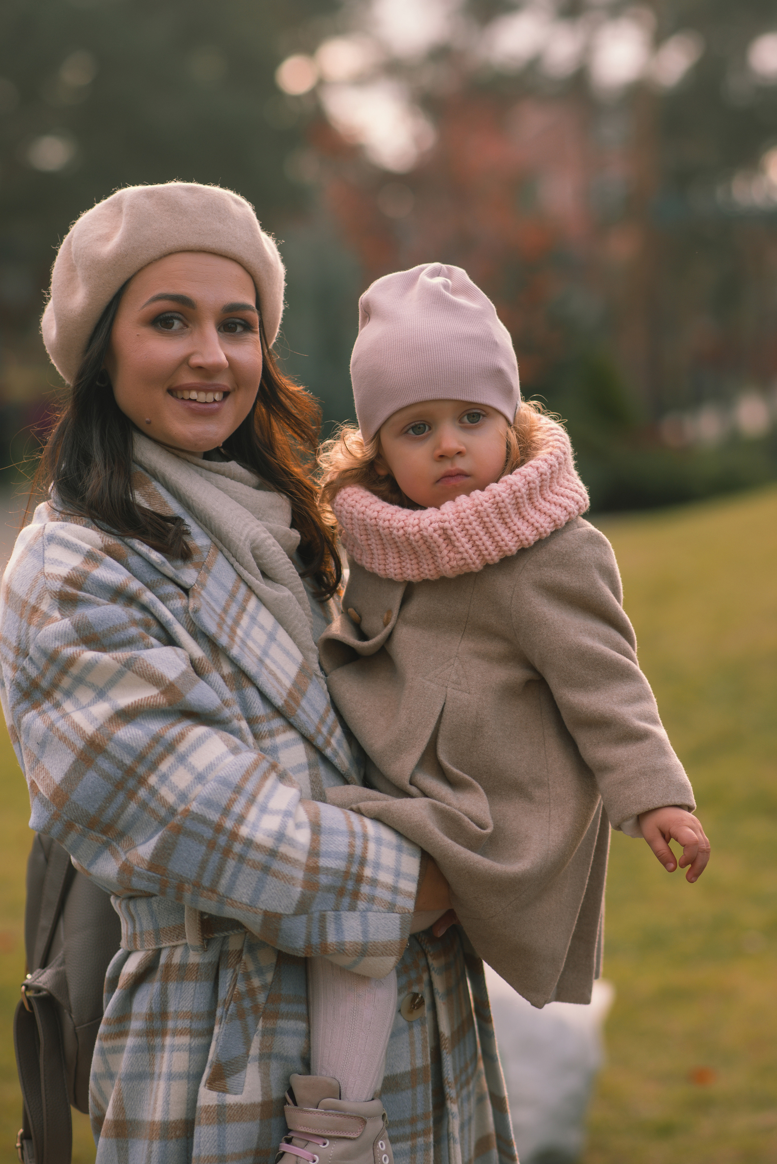 Autumn vibe with Anastasia, Andriy, Varvara & Yesenia. Татьяна Малышева — семейный фотограф и видеограф в Валенсии, Испания