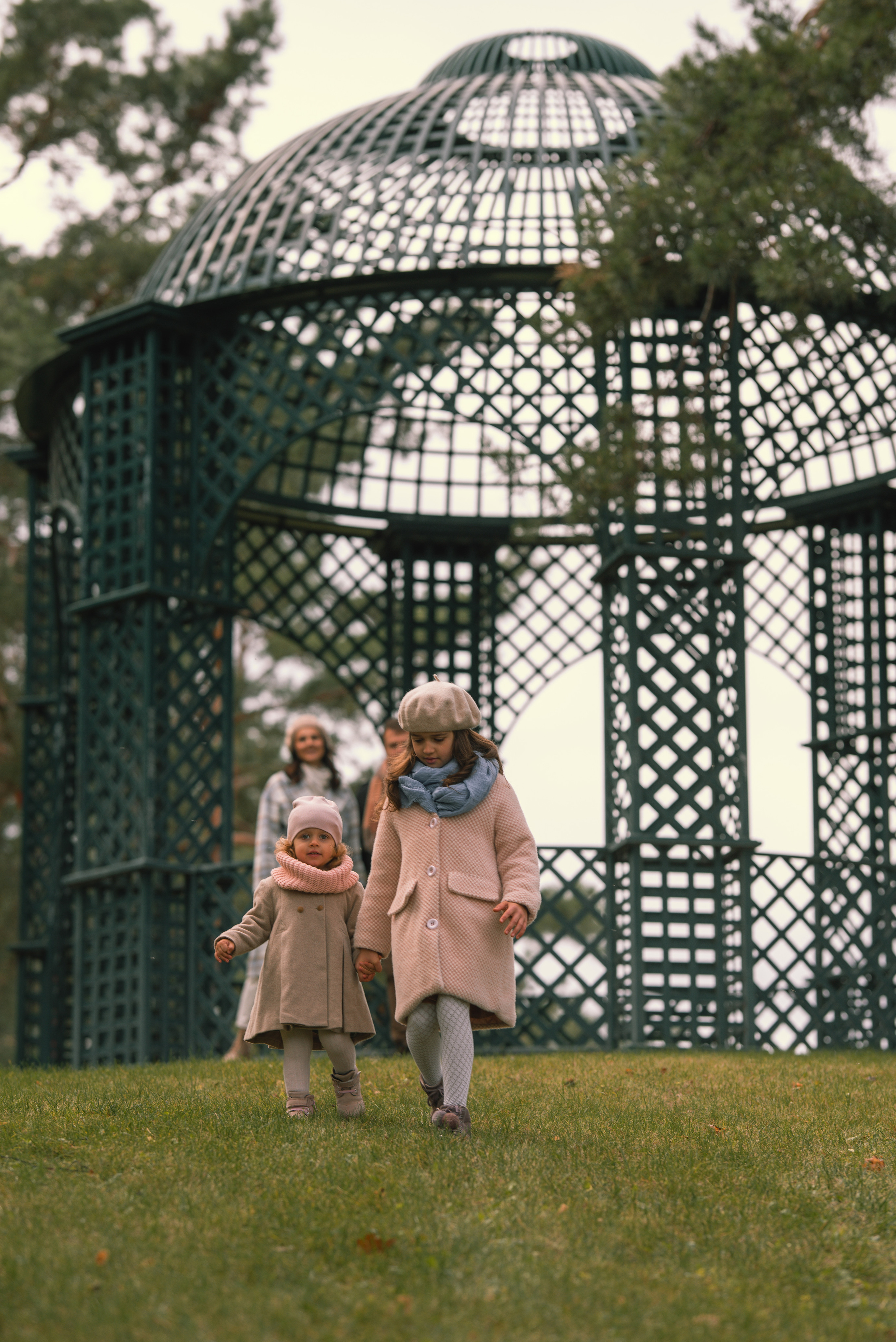 Autumn vibe with Anastasia, Andriy, Varvara & Yesenia. Татьяна Малышева — семейный фотограф и видеограф в Валенсии, Испания