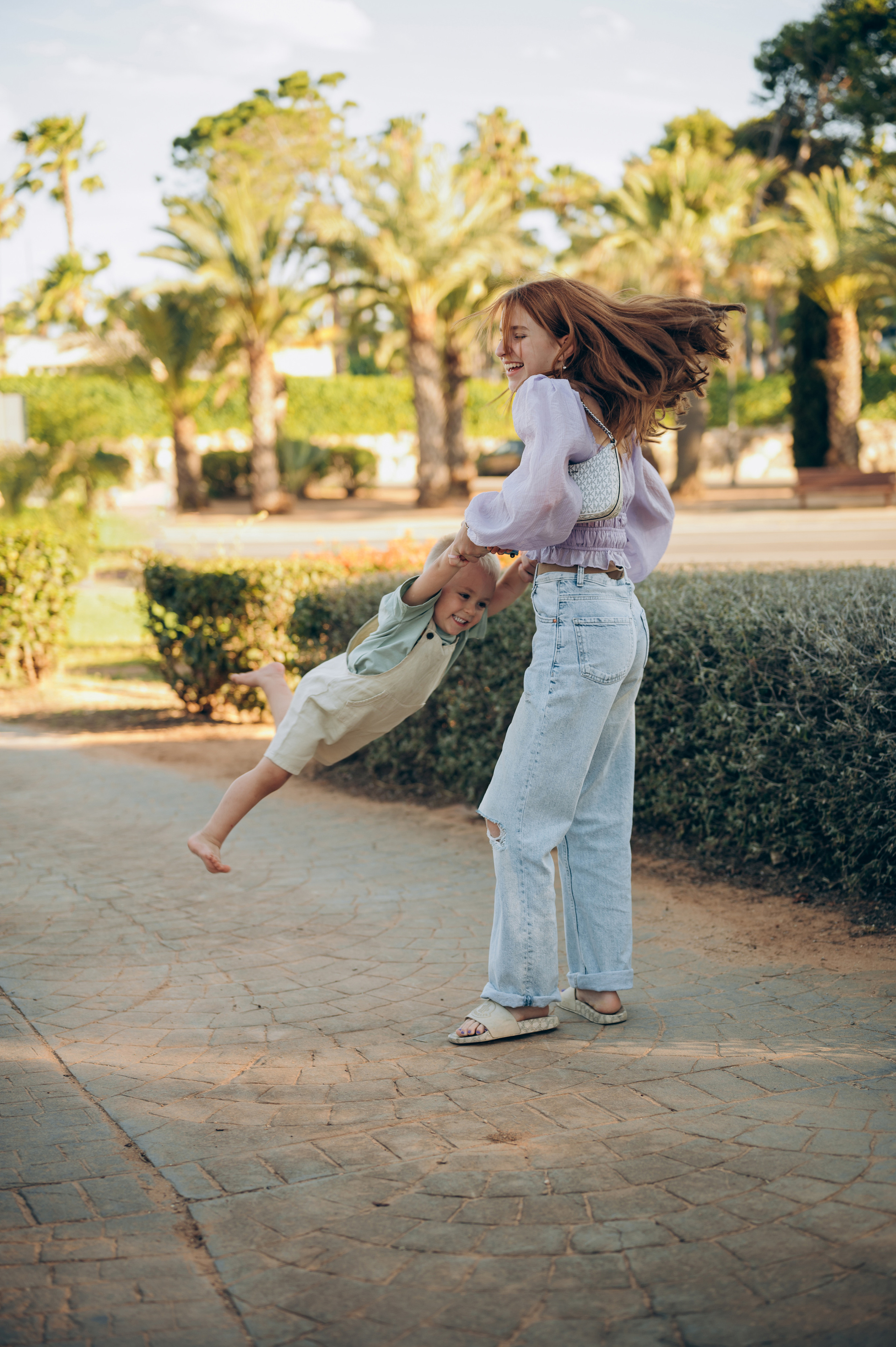 Dmytro & Maria and their 4 beautiful children. Tatiana Malysheva — lifestyle fotógrafa y videógrafa en Valencia, España