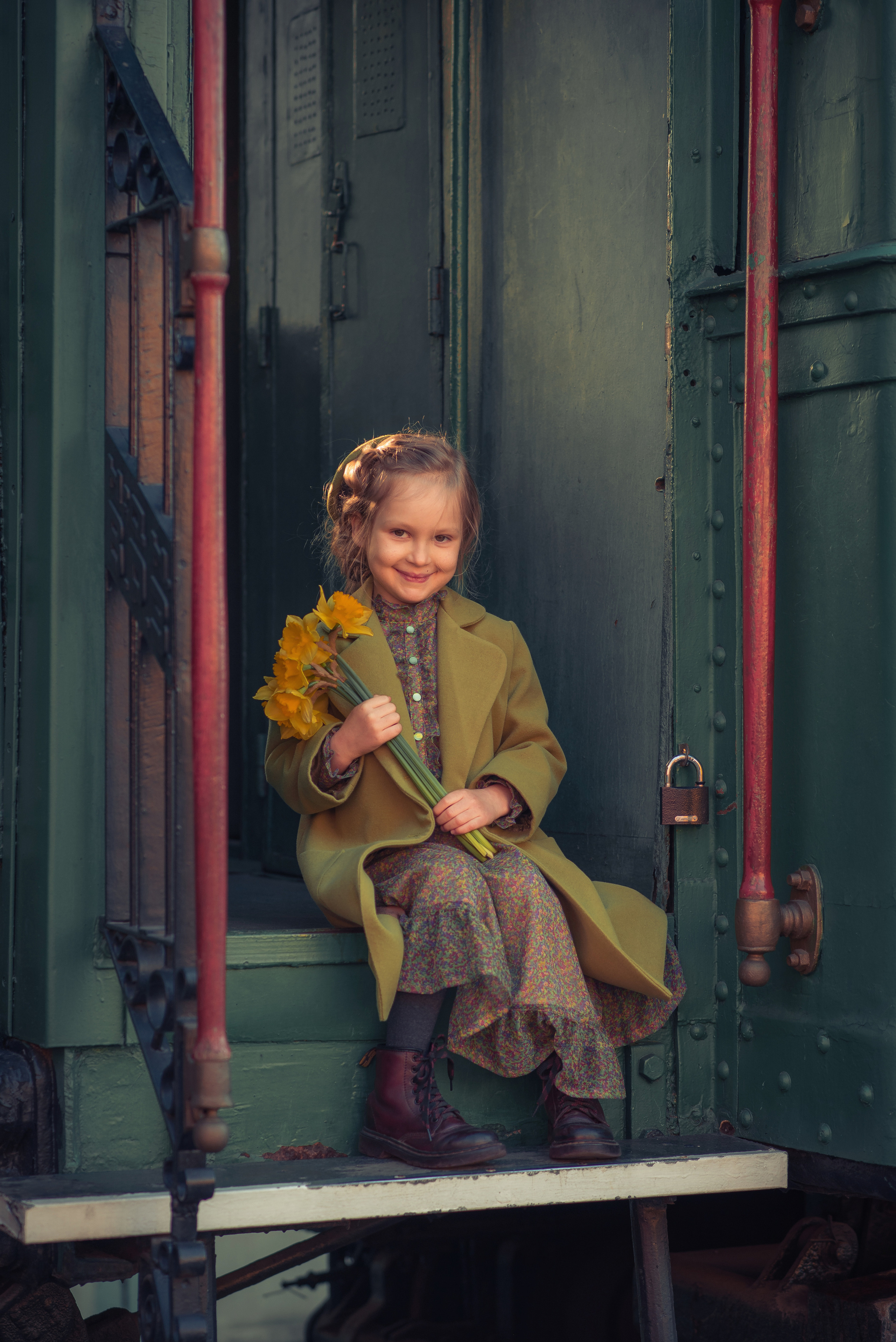 The Train Station Story. Tatiana Malysheva — family photographer and videographer in Valencia, Spain