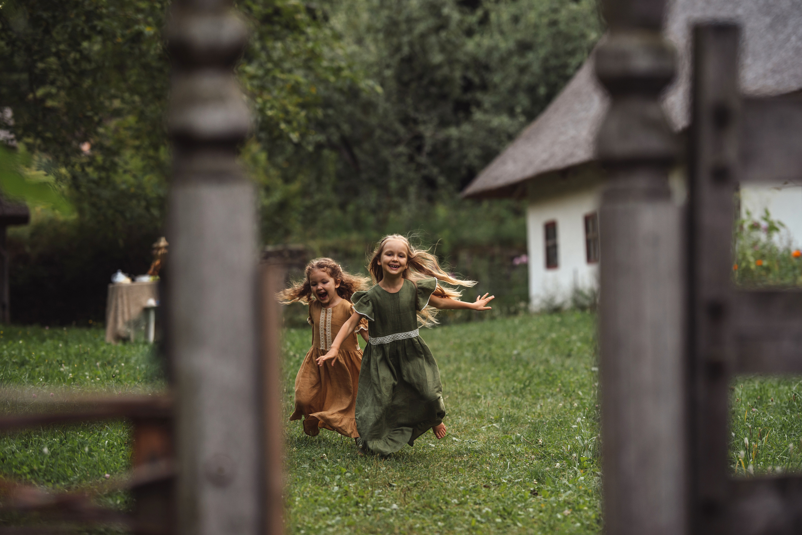 Tea Time in the Garden. Tatiana Malysheva — family photographer and videographer in Valencia, Spain