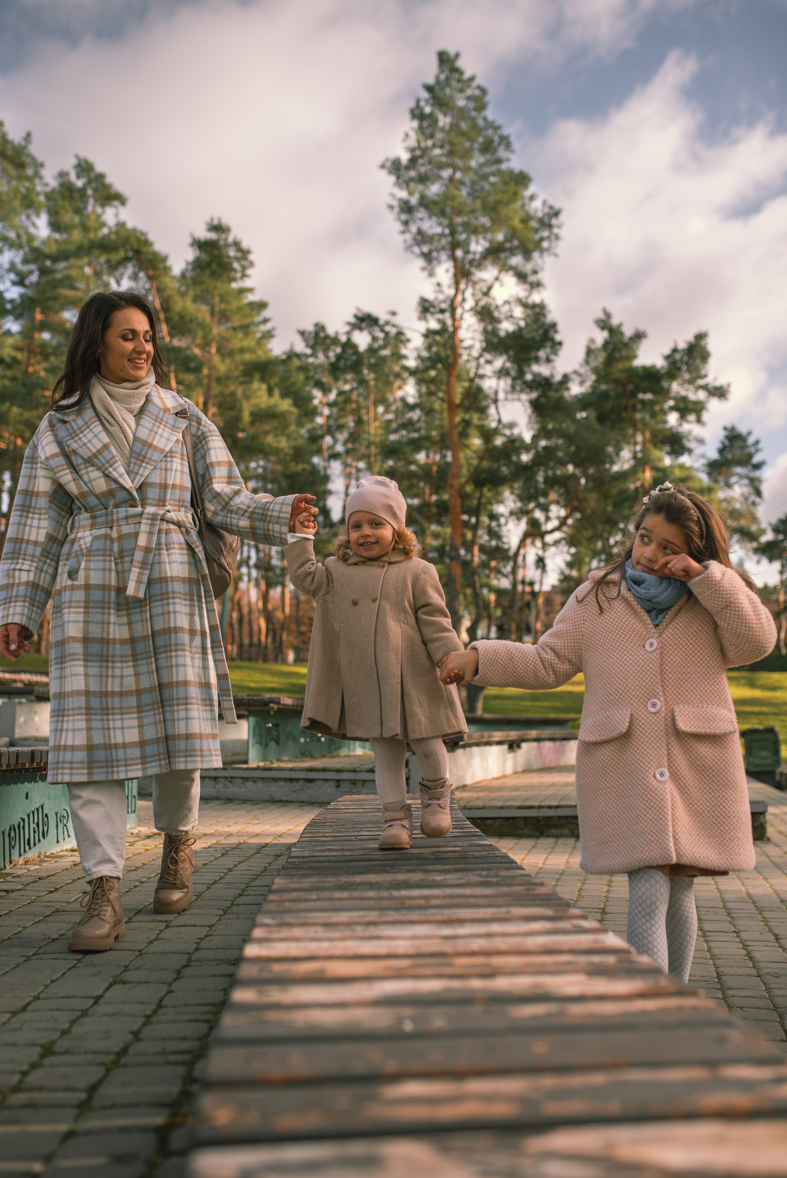 Autumn vibe with Anastasia, Andriy, Varvara & Yesenia. Татьяна Малышева — семейный фотограф и видеограф в Валенсии, Испания