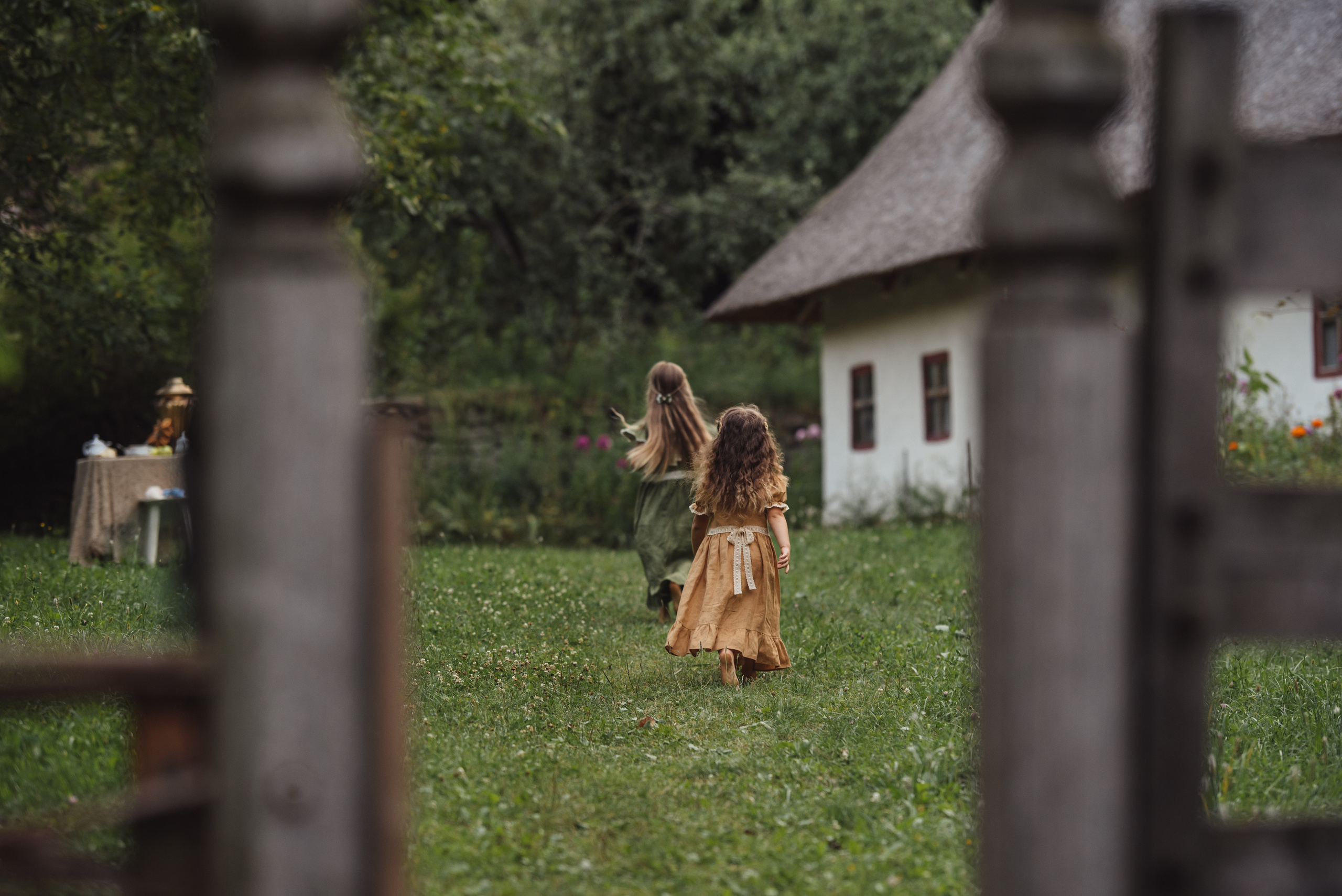 Tea Time in the Garden. Tatiana Malysheva — family photographer and videographer in Valencia, Spain