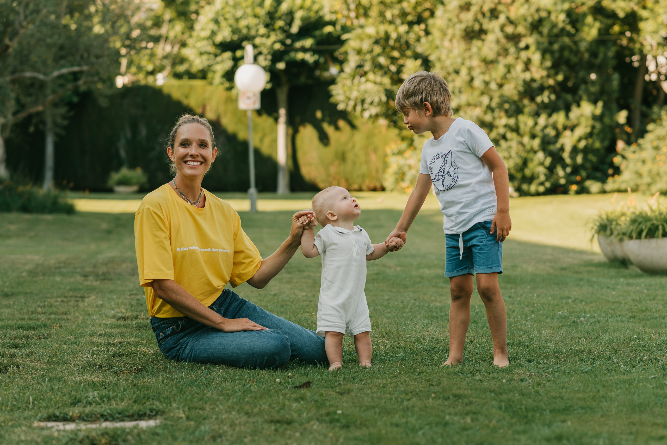Katya Osadcha and her boys. Tatiana Malysheva — lifestyle fotógrafa y videógrafa en Valencia, España