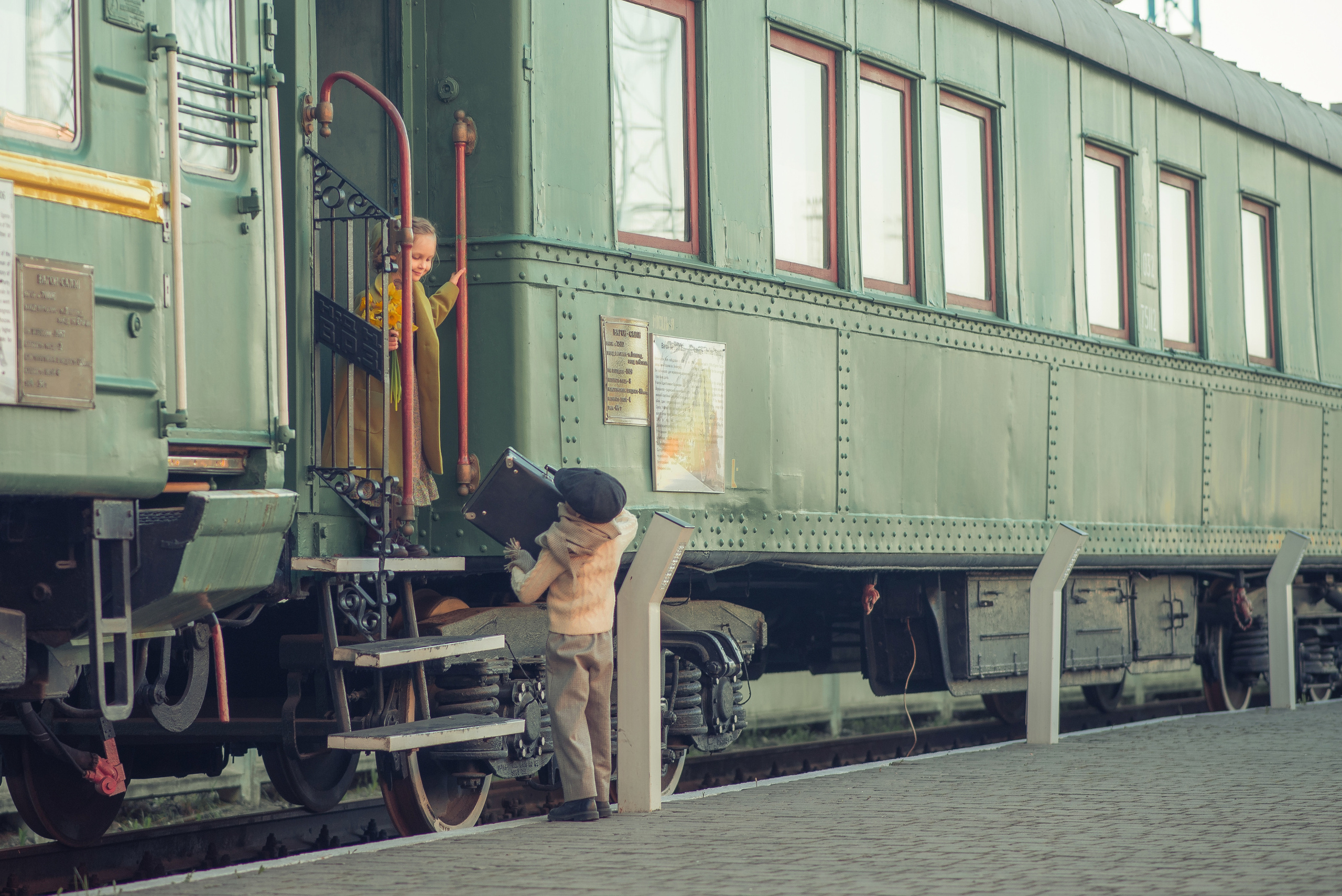 The Train Station Story. Tatiana Malysheva — family photographer and videographer in Valencia, Spain