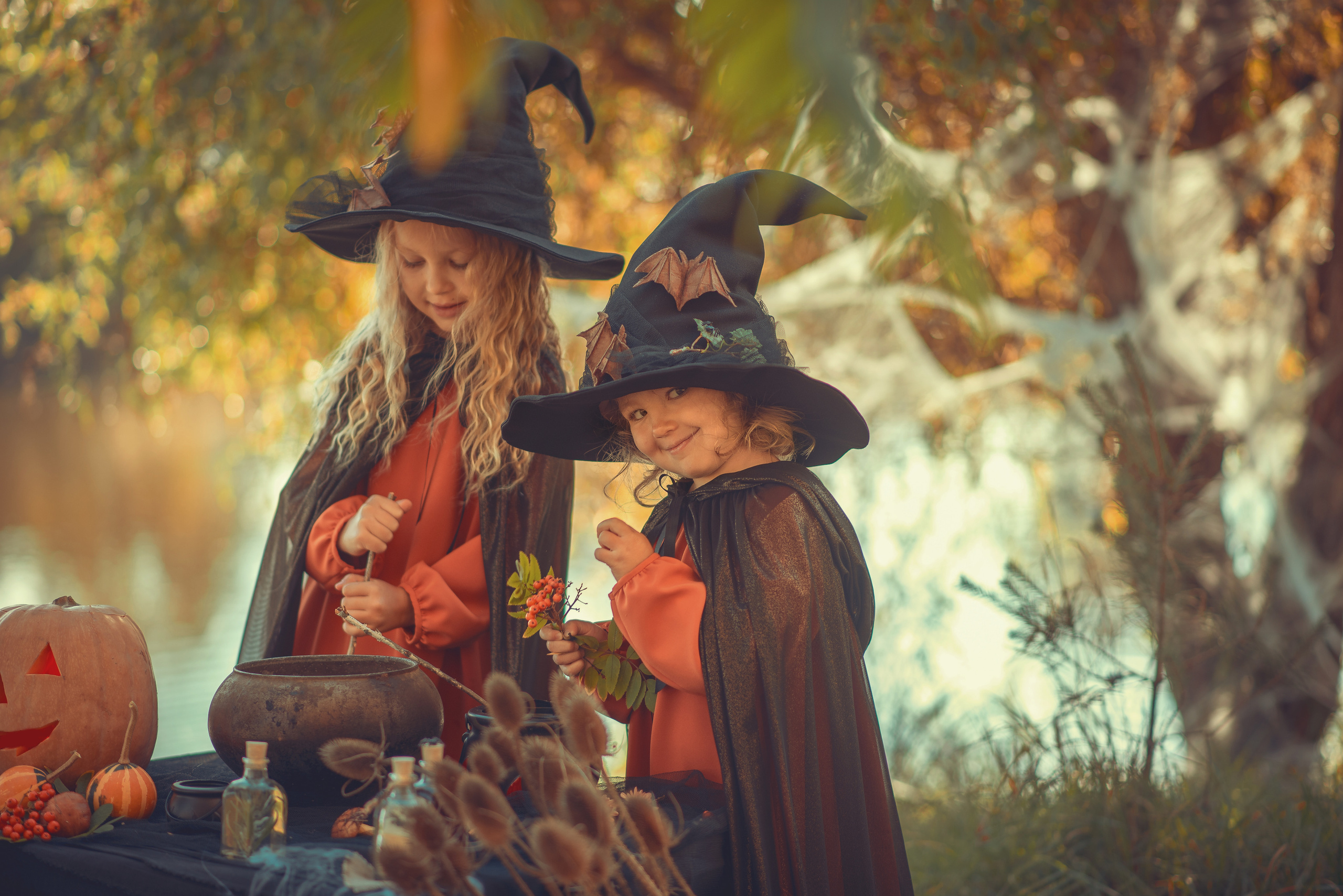 Little Witches. Tatiana Malysheva — family photographer and videographer in Valencia, Spain