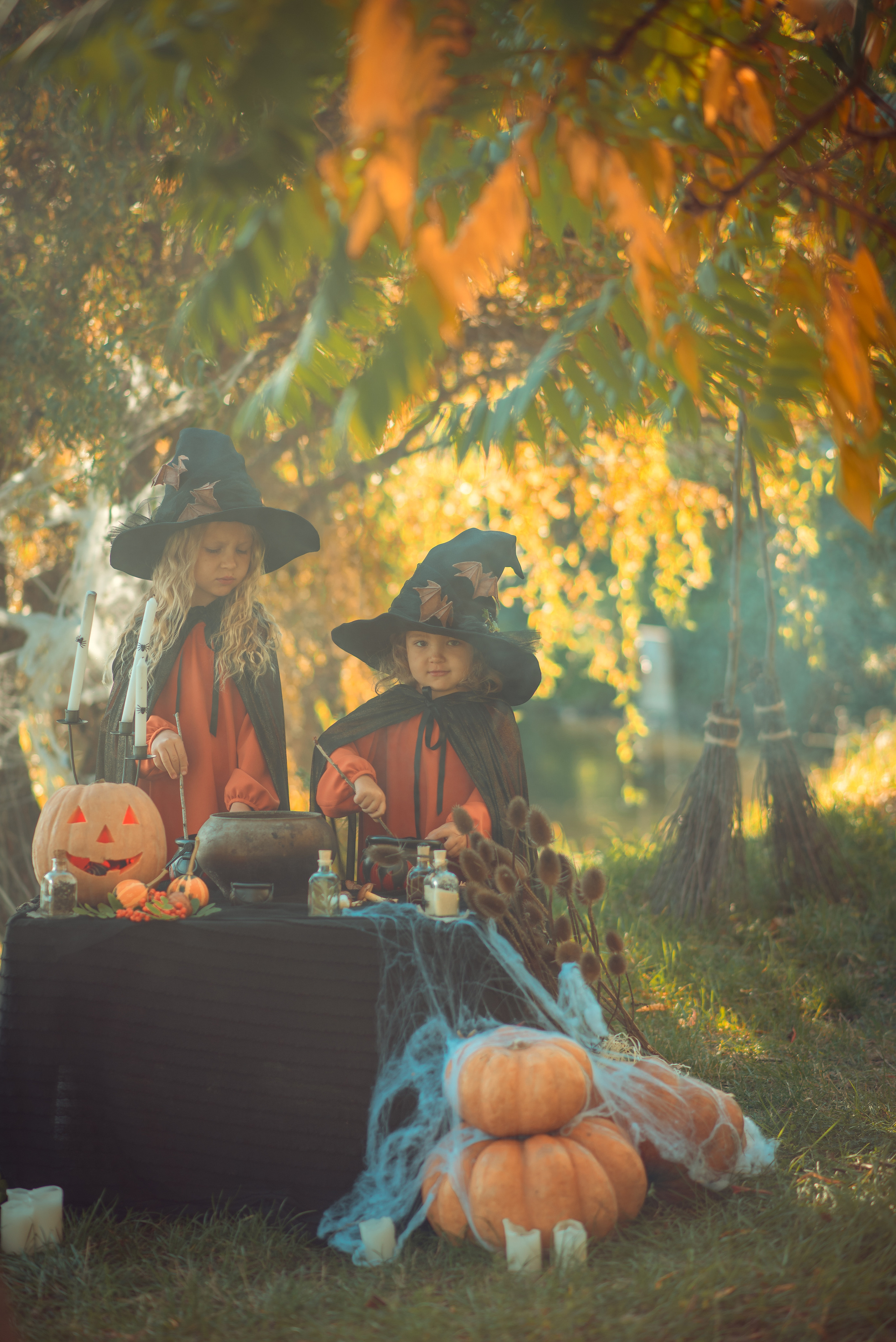 Little Witches. Tatiana Malysheva — family photographer and videographer in Valencia, Spain