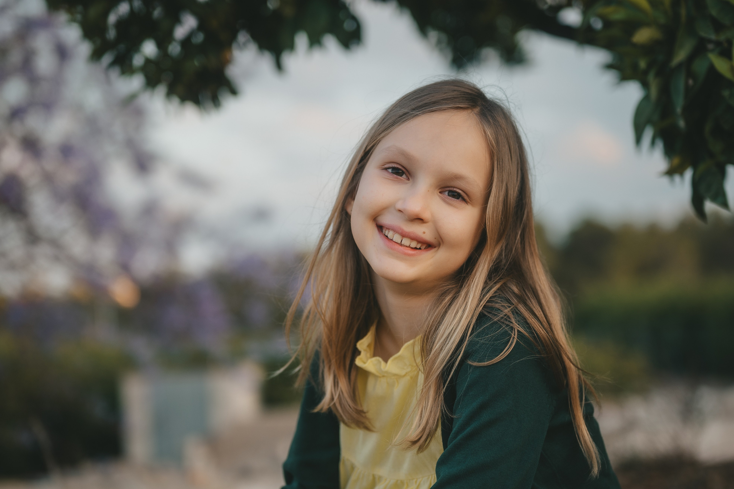 Jacaranda flowers. Tatiana Malysheva — family photographer and videographer in Valencia, Spain