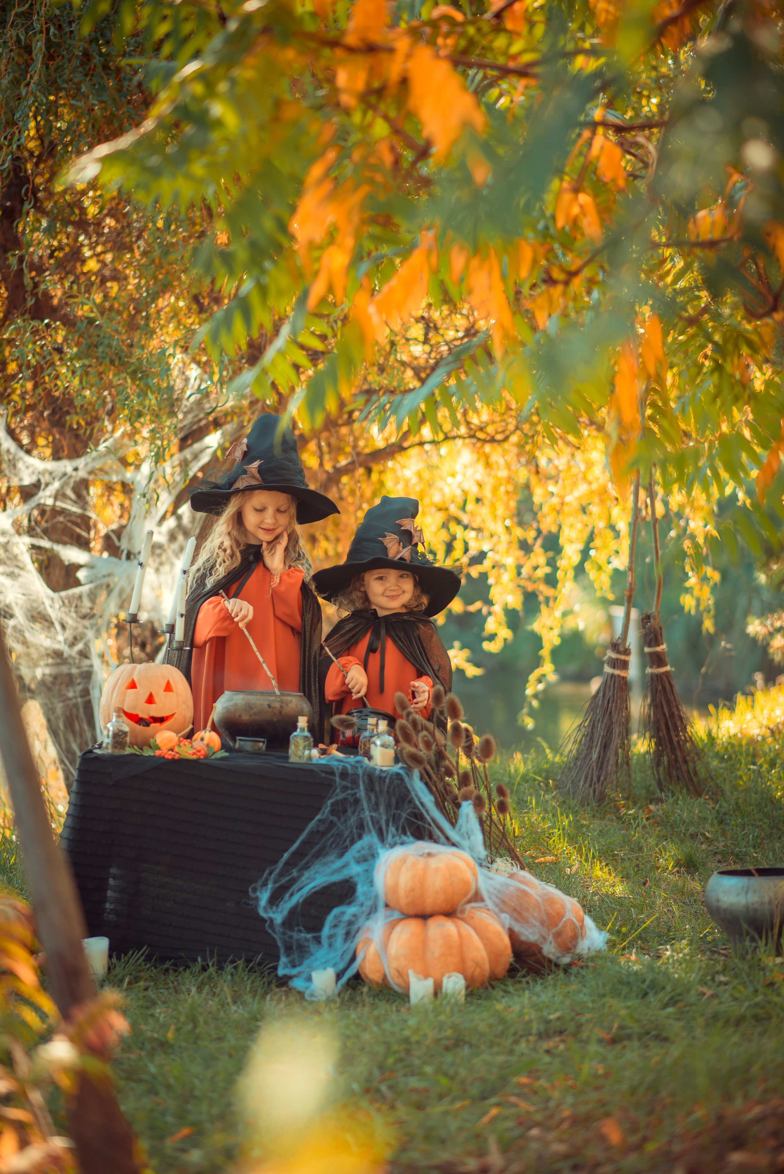 Little Witches. Tatiana Malysheva — family photographer and videographer in Valencia, Spain