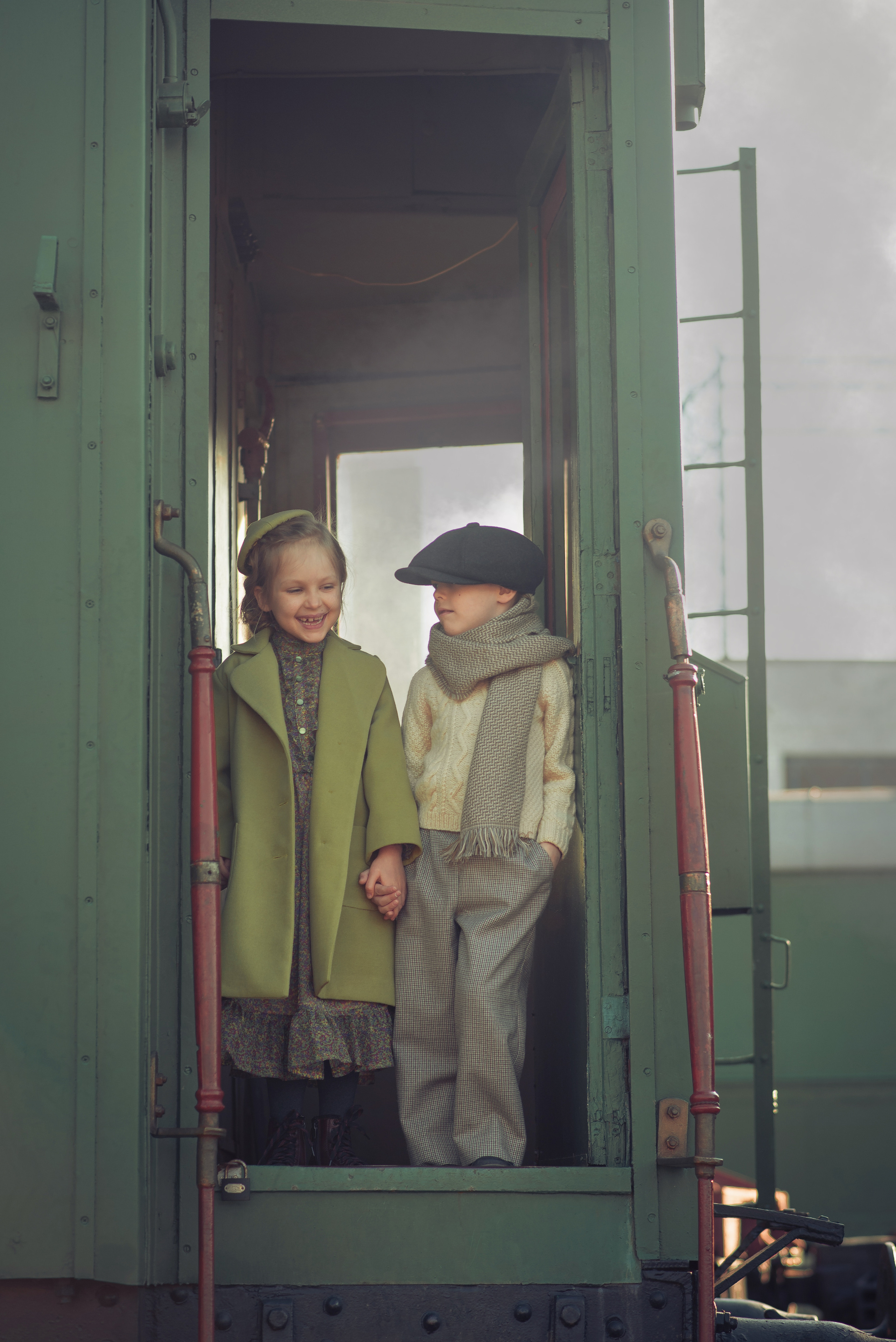 The Train Station Story. Tatiana Malysheva — family photographer and videographer in Valencia, Spain