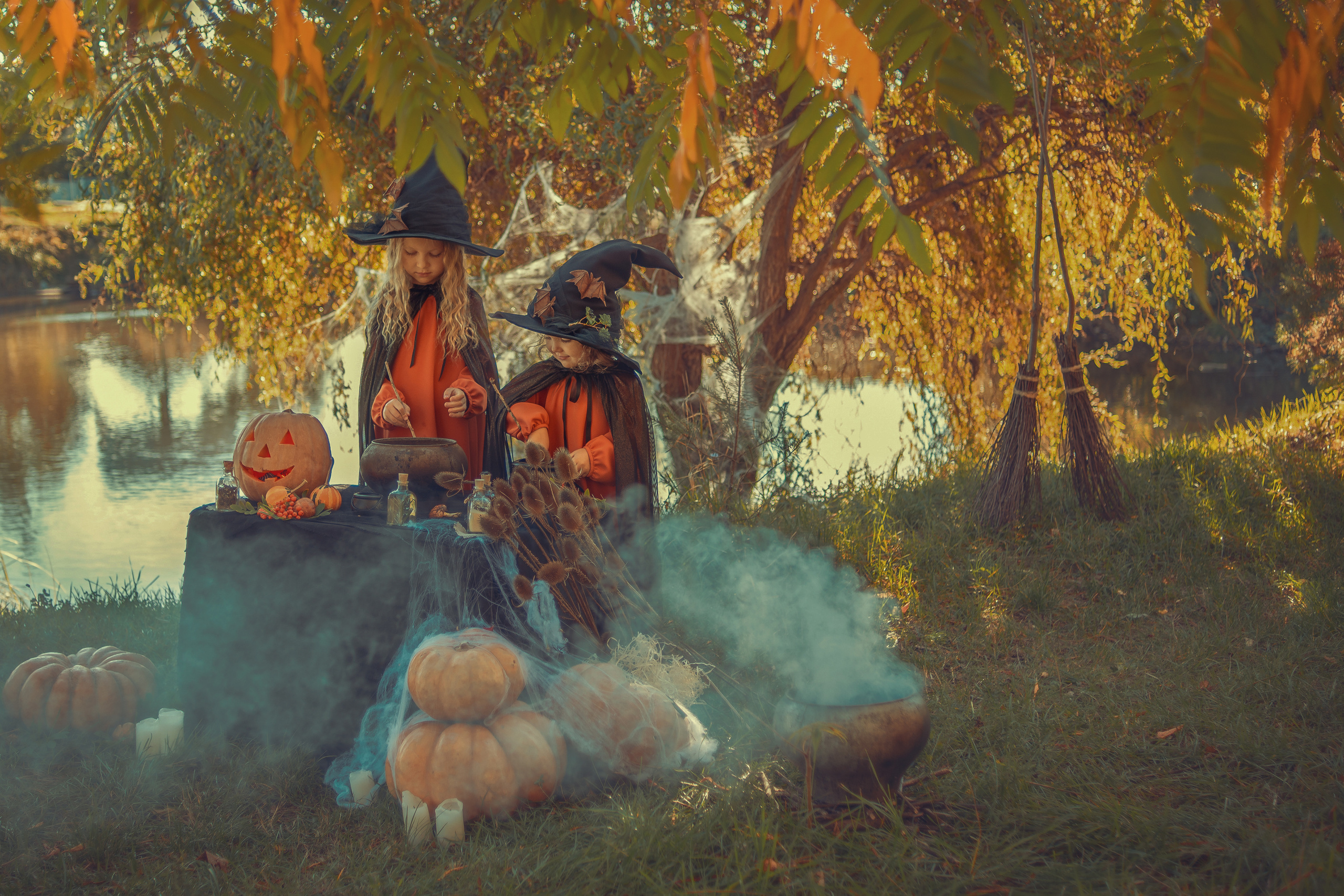 Little Witches. Tatiana Malysheva — family photographer and videographer in Valencia, Spain