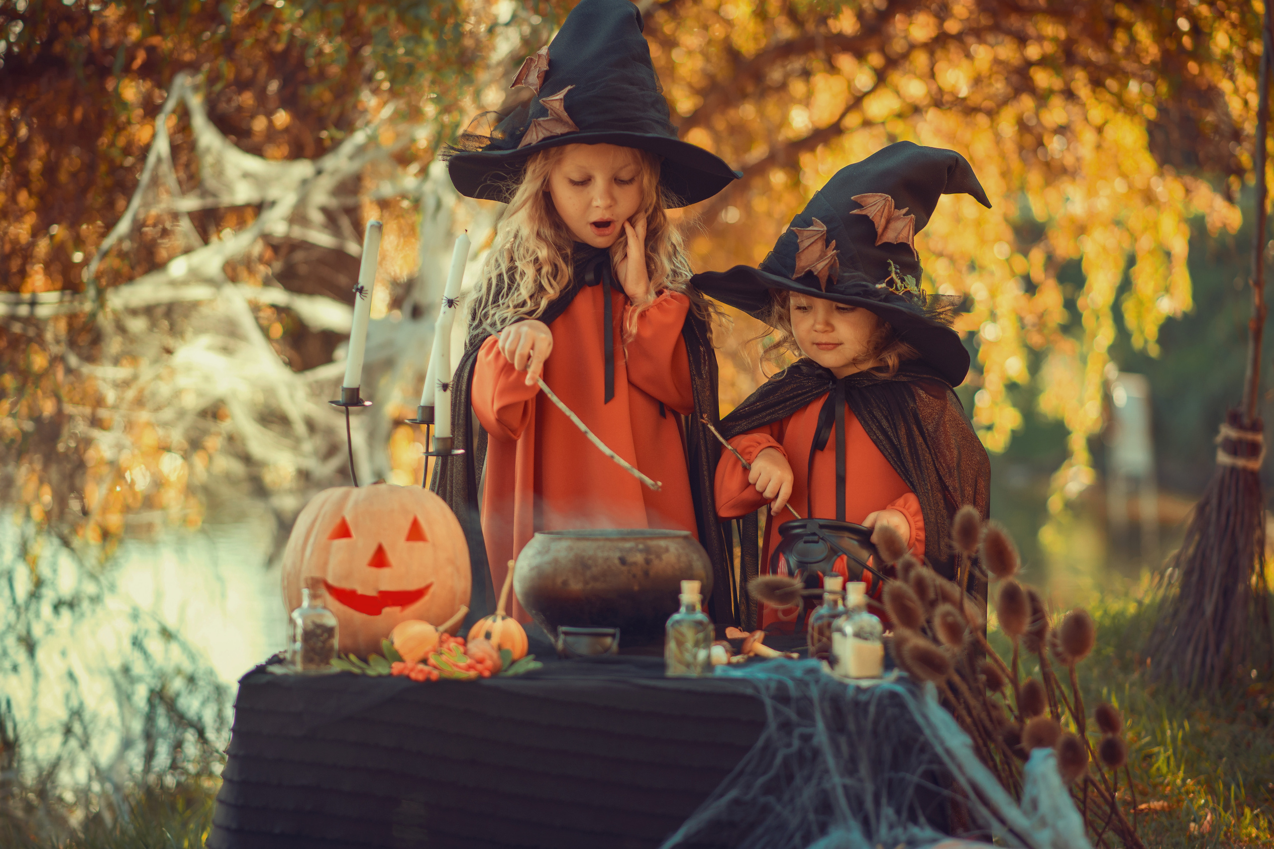 Little Witches. Tatiana Malysheva — family photographer and videographer in Valencia, Spain
