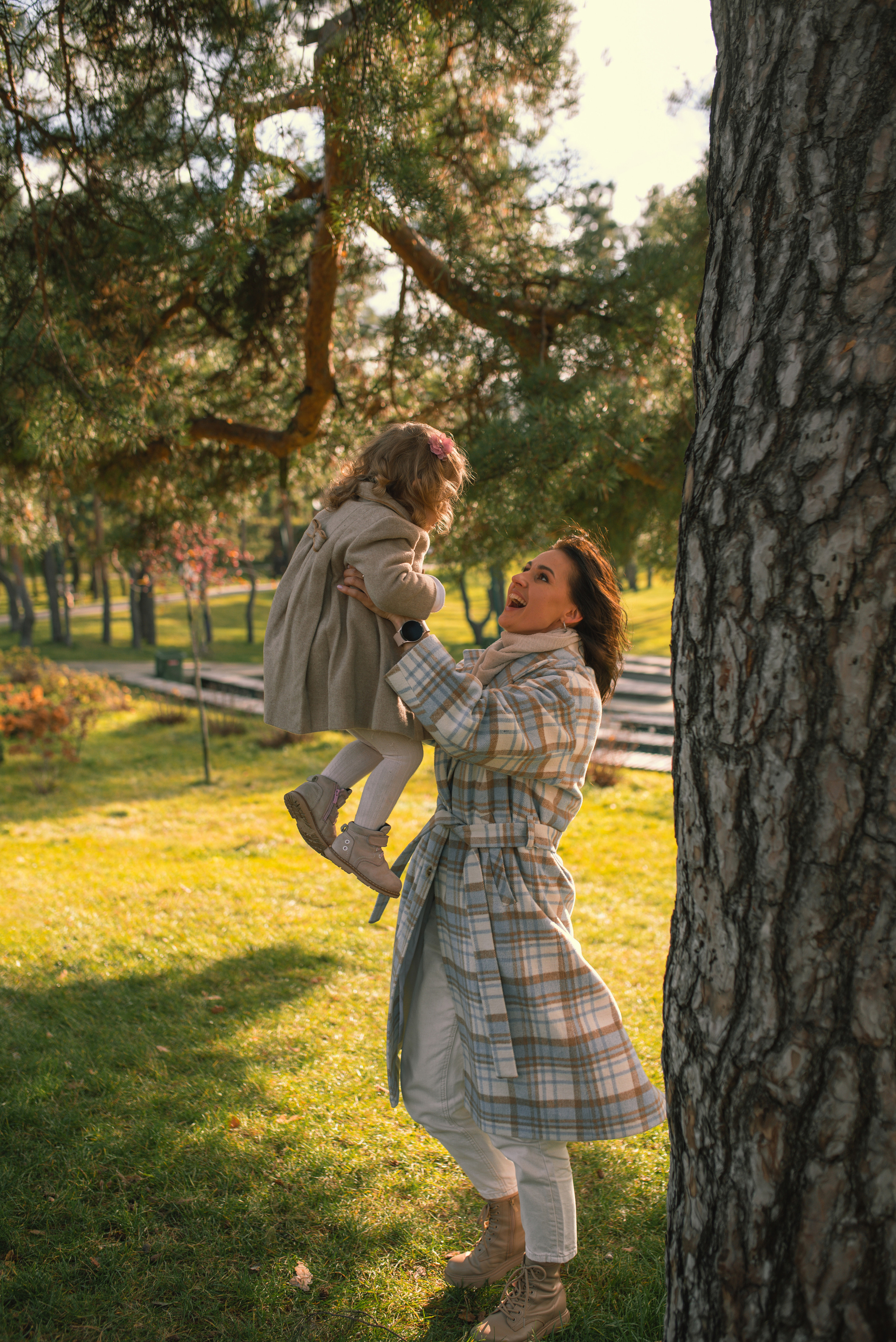 Autumn vibe with Anastasia, Andriy, Varvara & Yesenia. Татьяна Малышева — семейный фотограф и видеограф в Валенсии, Испания